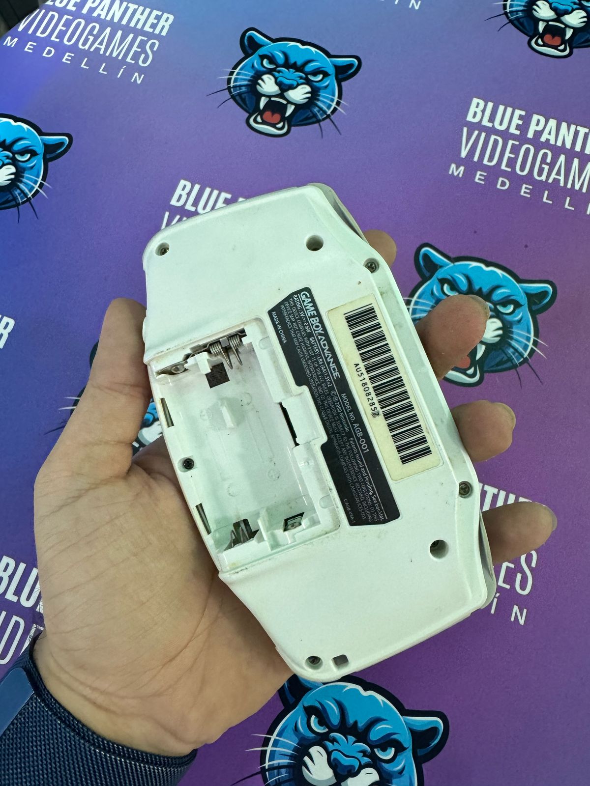 Game Boy Advance White sin tapa de pilas