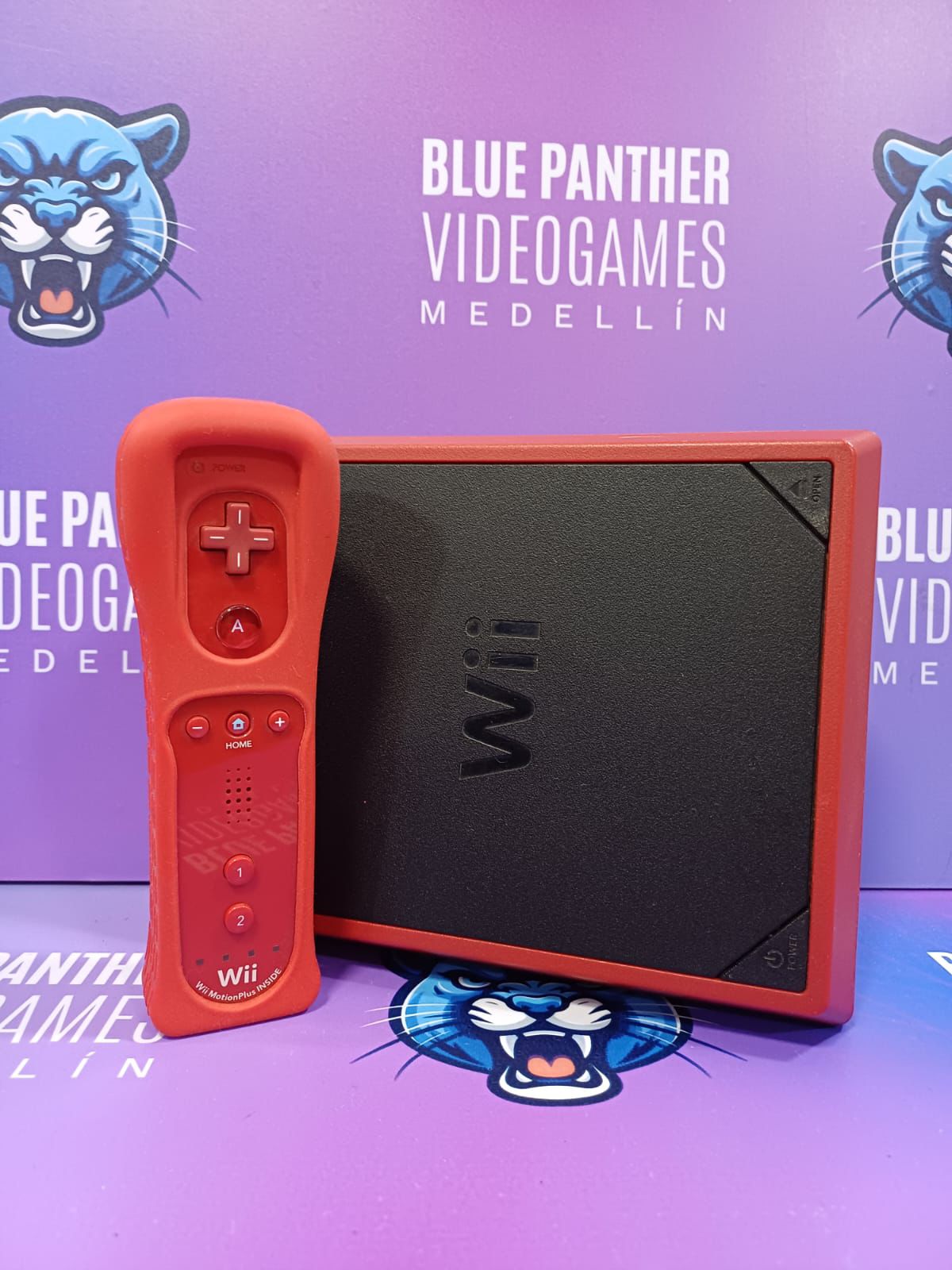 Nintendo Wii mini con 1 control y nunchuck