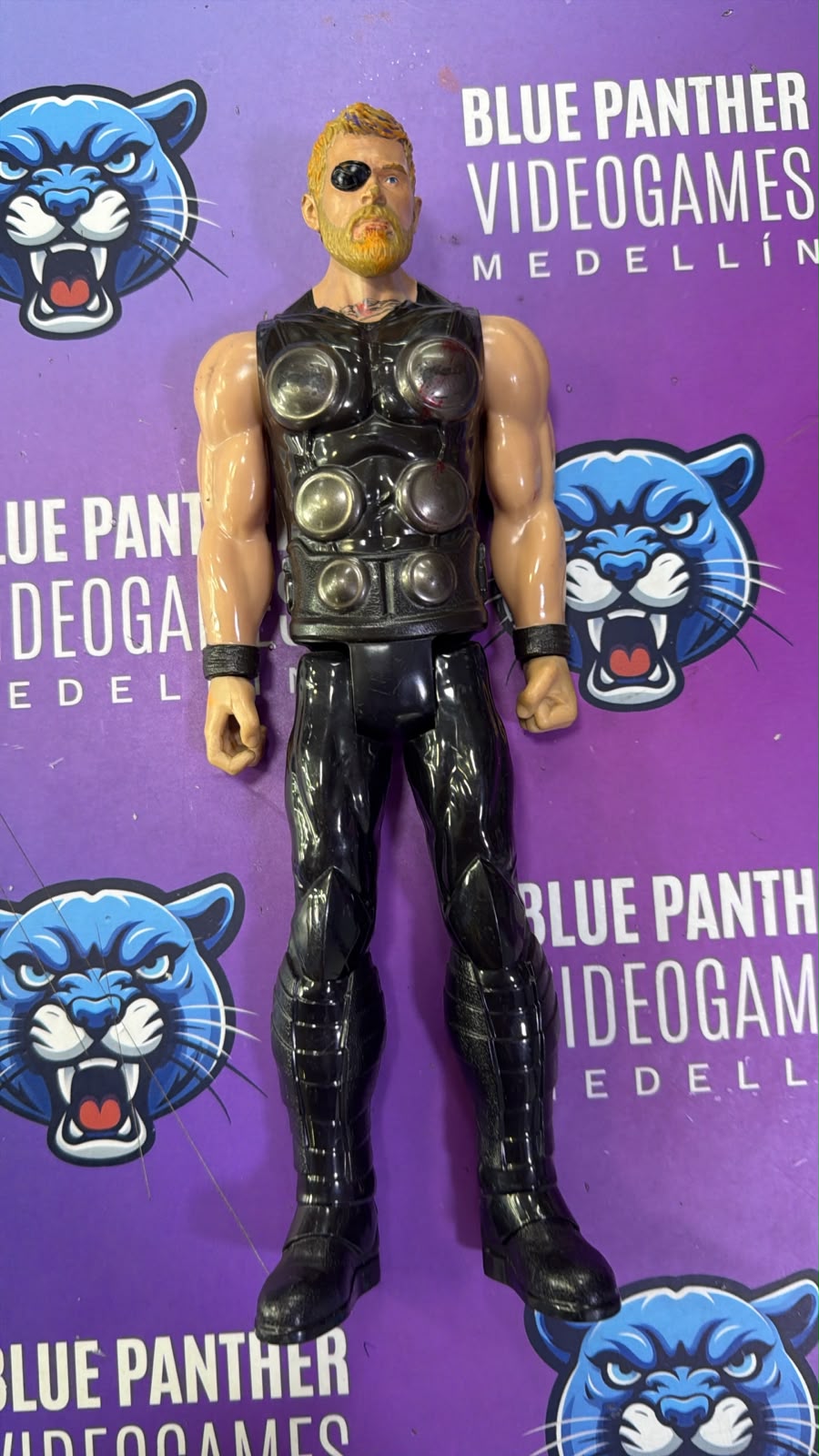 Thor parche en el ojo