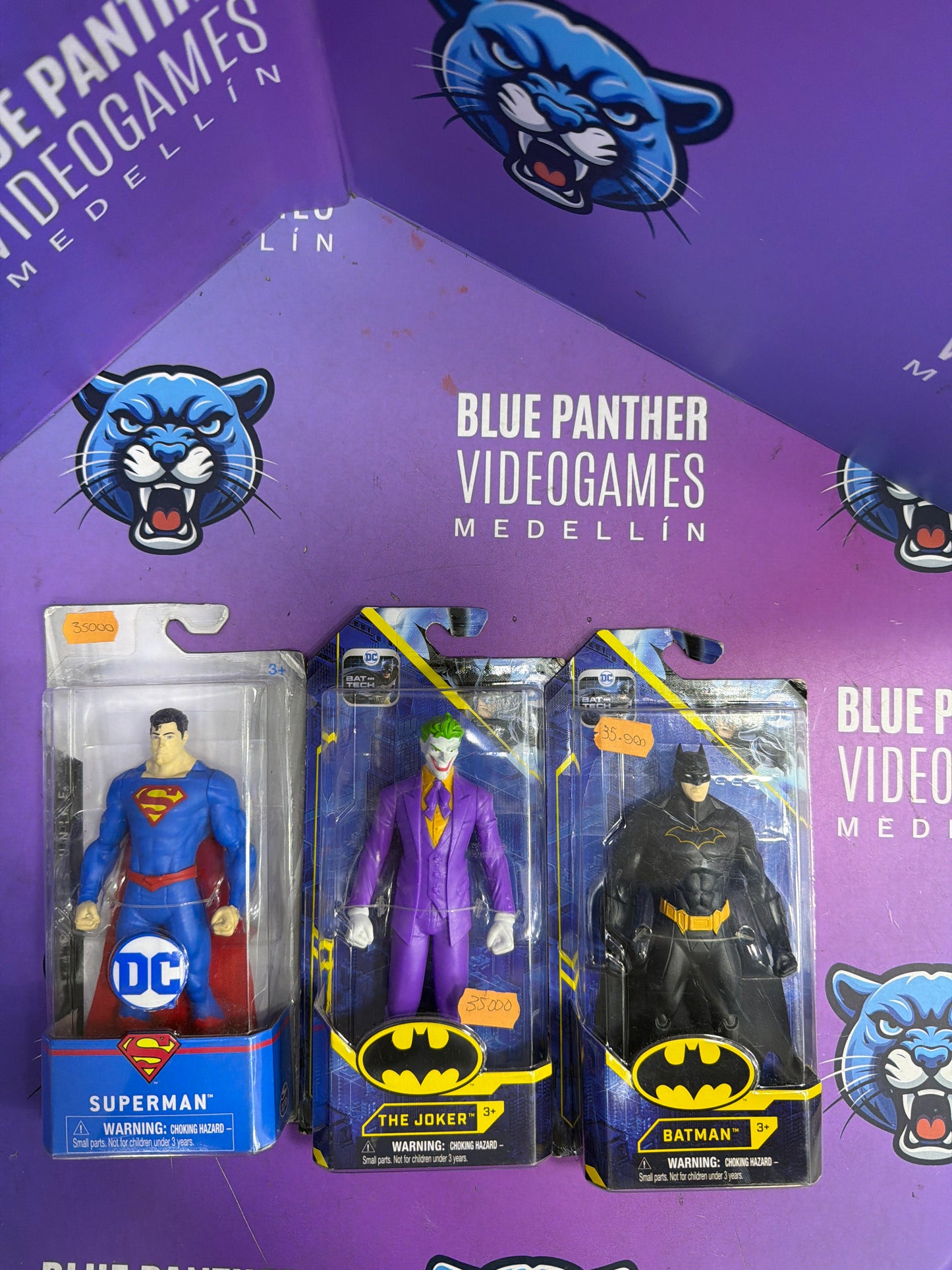 Figuras dc en blister