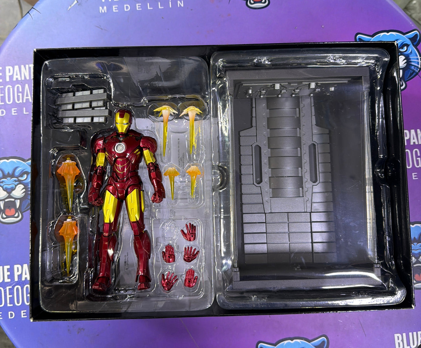 S.H.Figuarts Iron Man 2 – Hall of Armor Set | Bandai Marvel