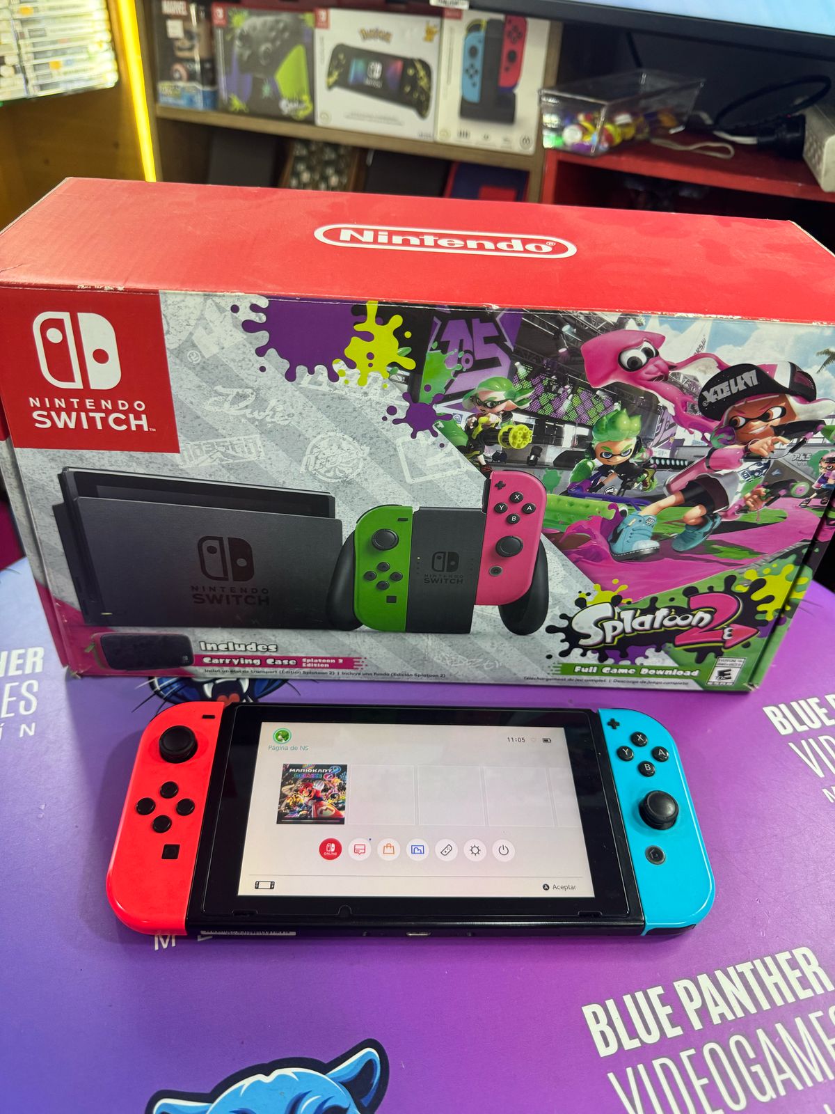 Nintendo Switch con caja, no incluye juegos