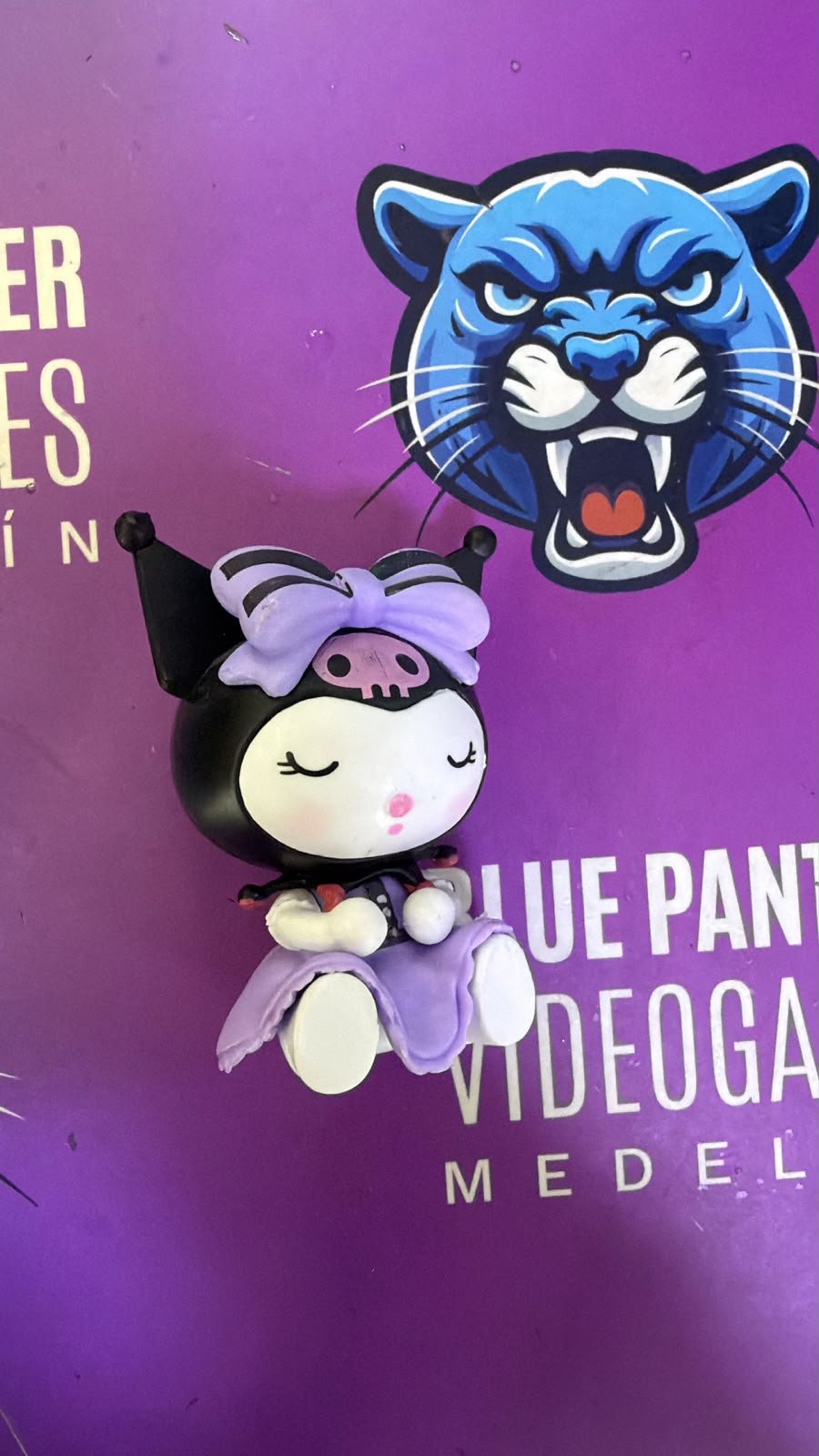Kuromi ojos cerrados