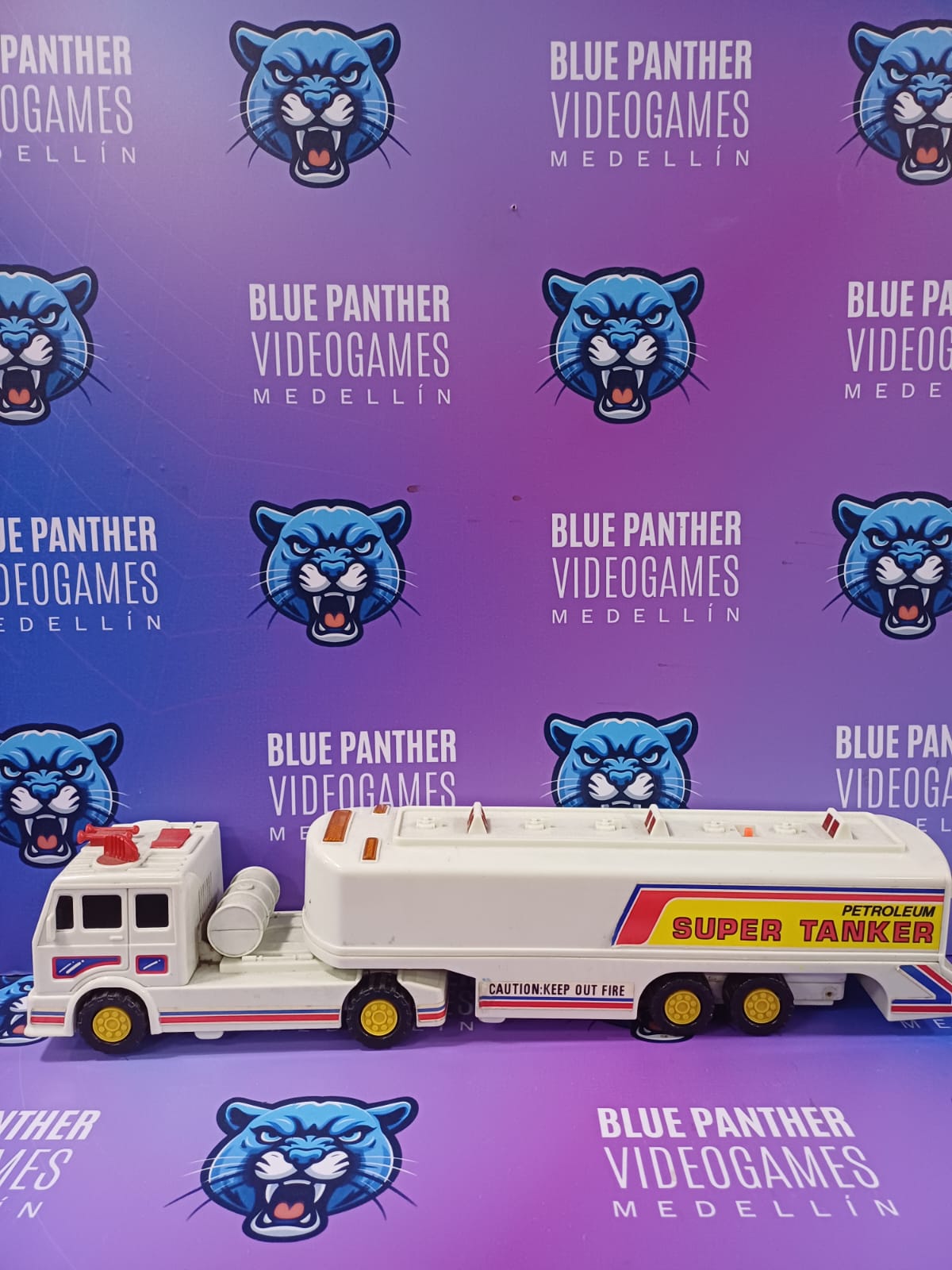 Super tanker petroleum auto vintage