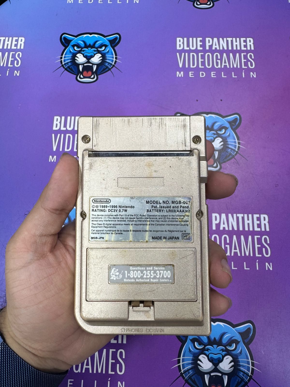 Game Boy Pocket Gris (línea negra delgada en borde)