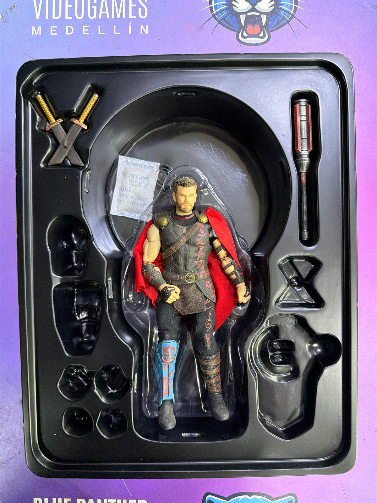 Thor Ragnarok – One:12 Collective Marvel incompleta Mezcotoyz