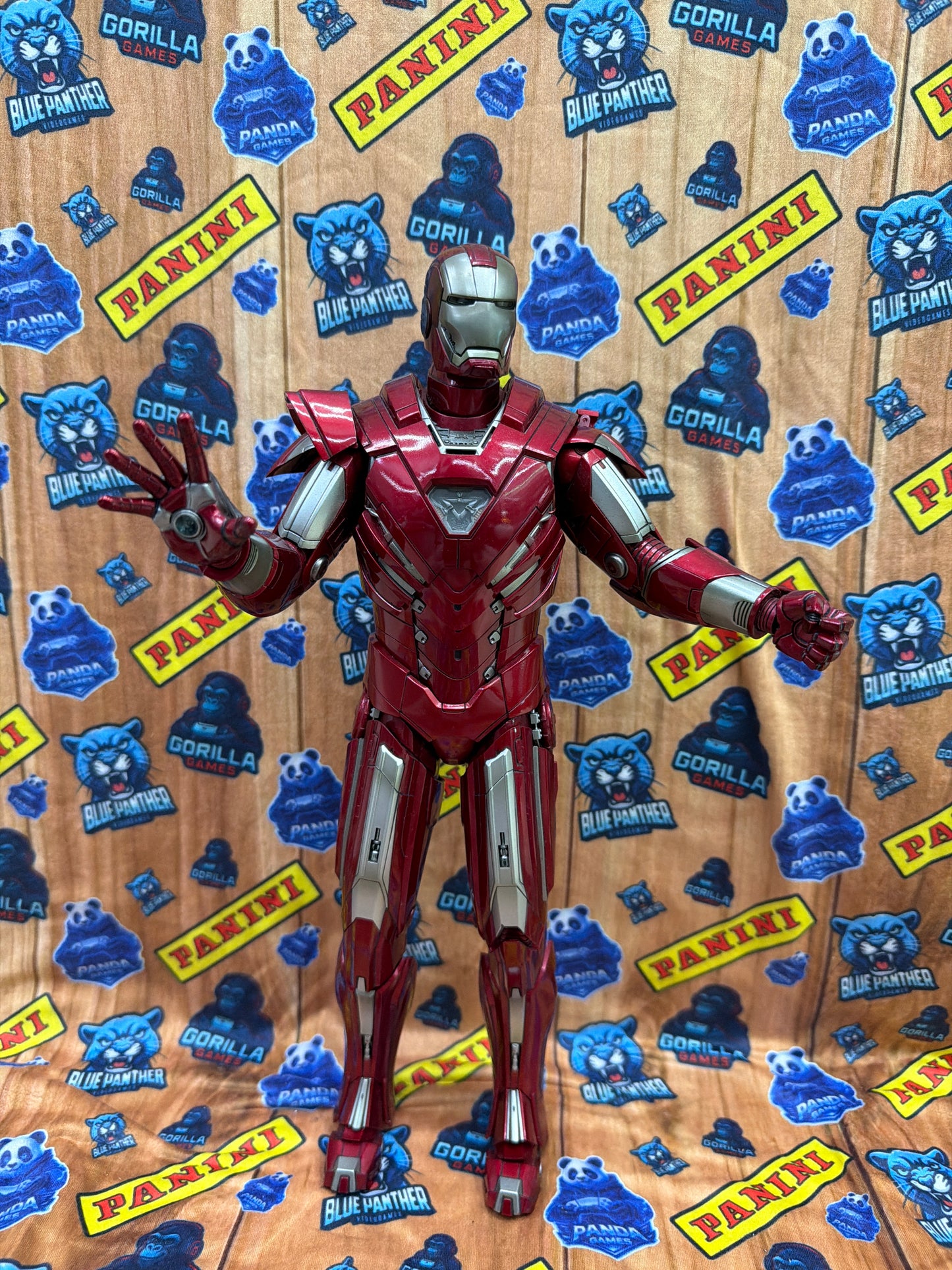 Hot Toys – Iron Man Mark LXXXV – Avengers: Endgame – 1/6 Scale Diecast