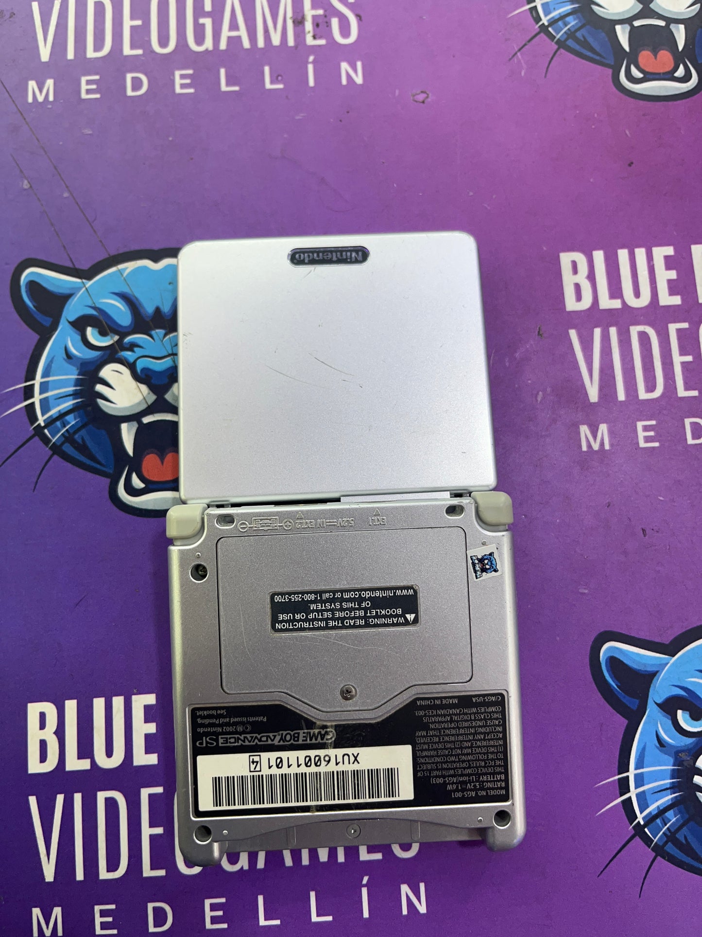 Game Boy Advance SP 001 gris con cargador