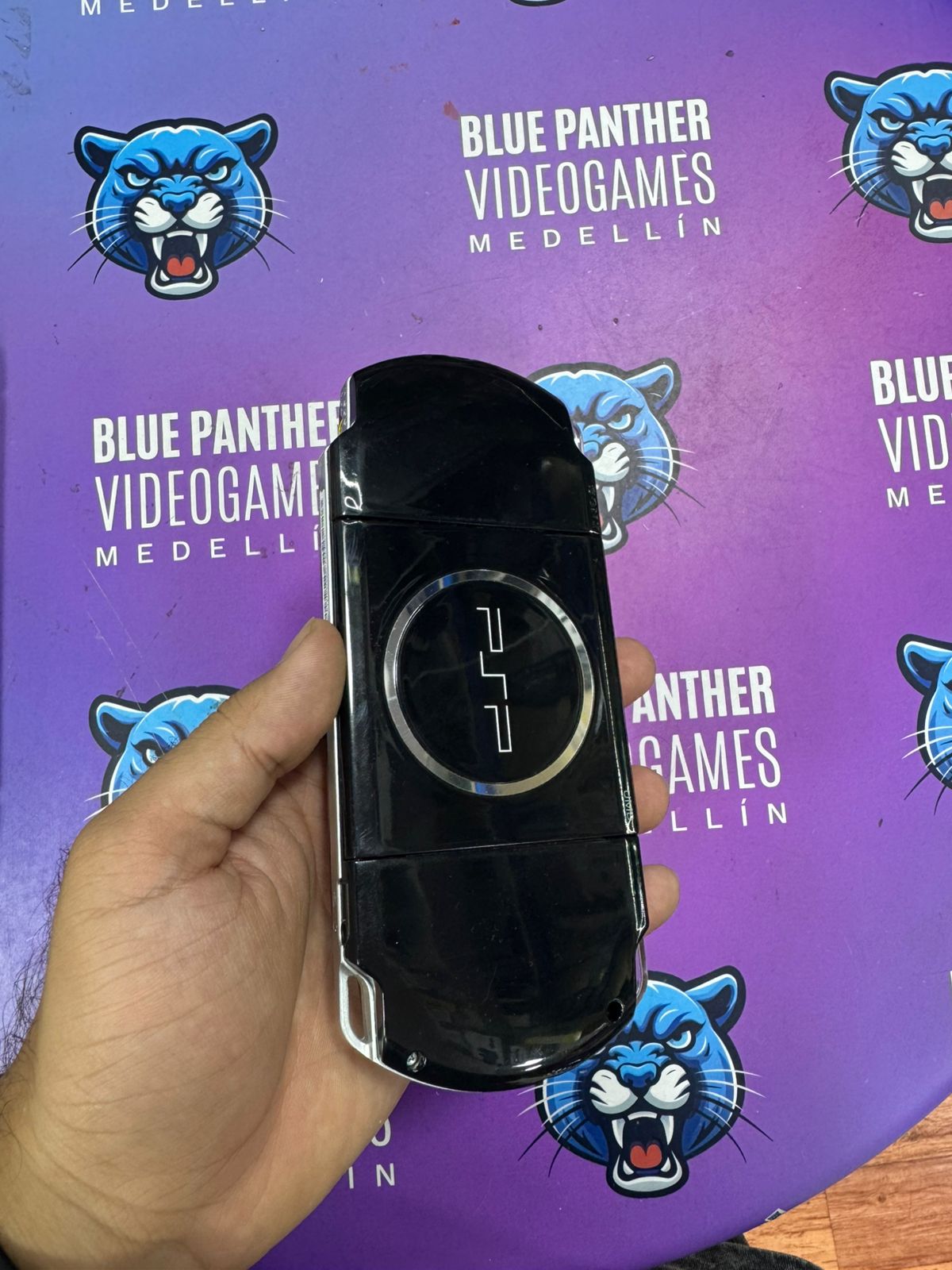 PSP modelo 3000 con juegos