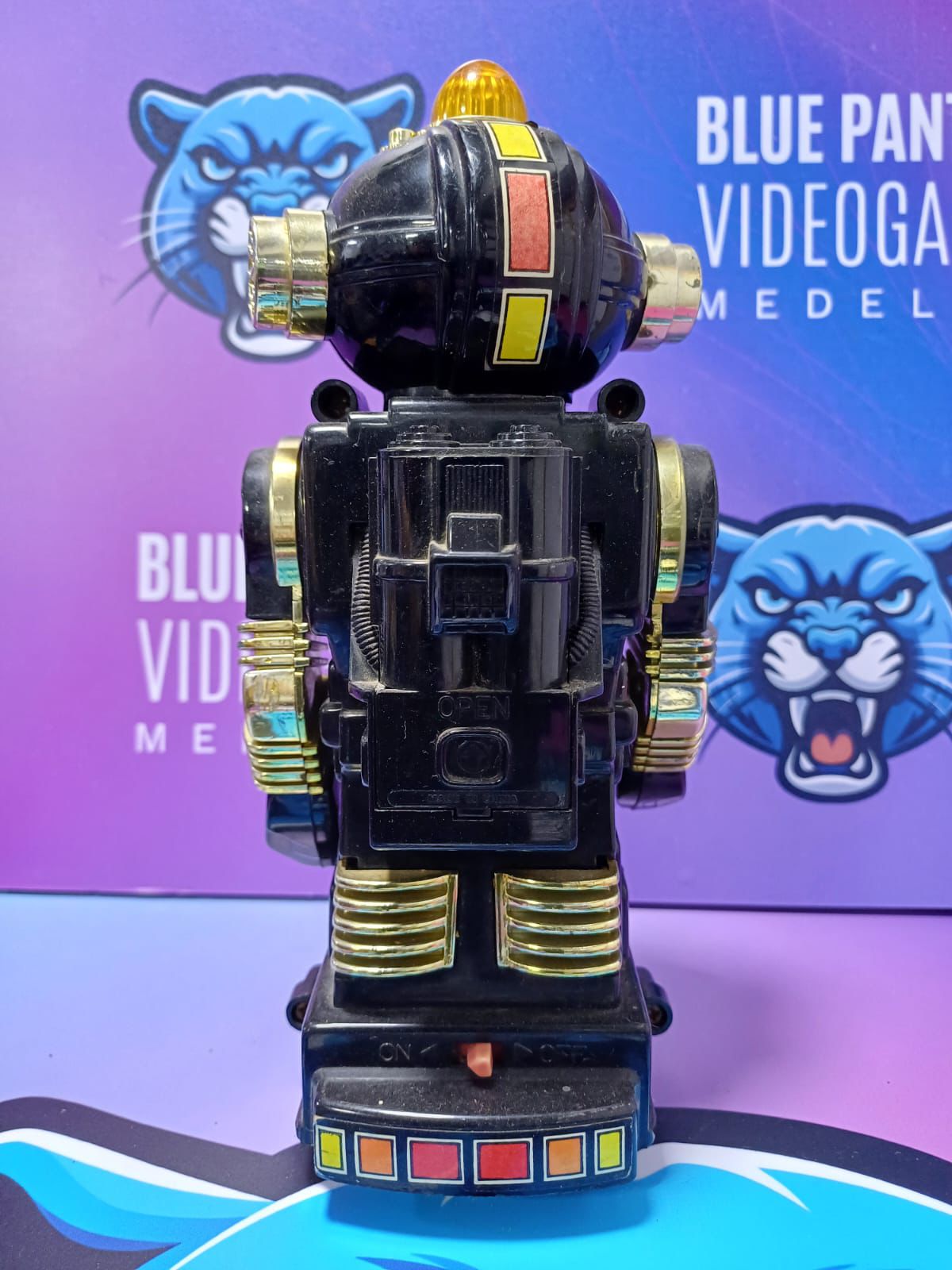 Robot Vintage pecho azul