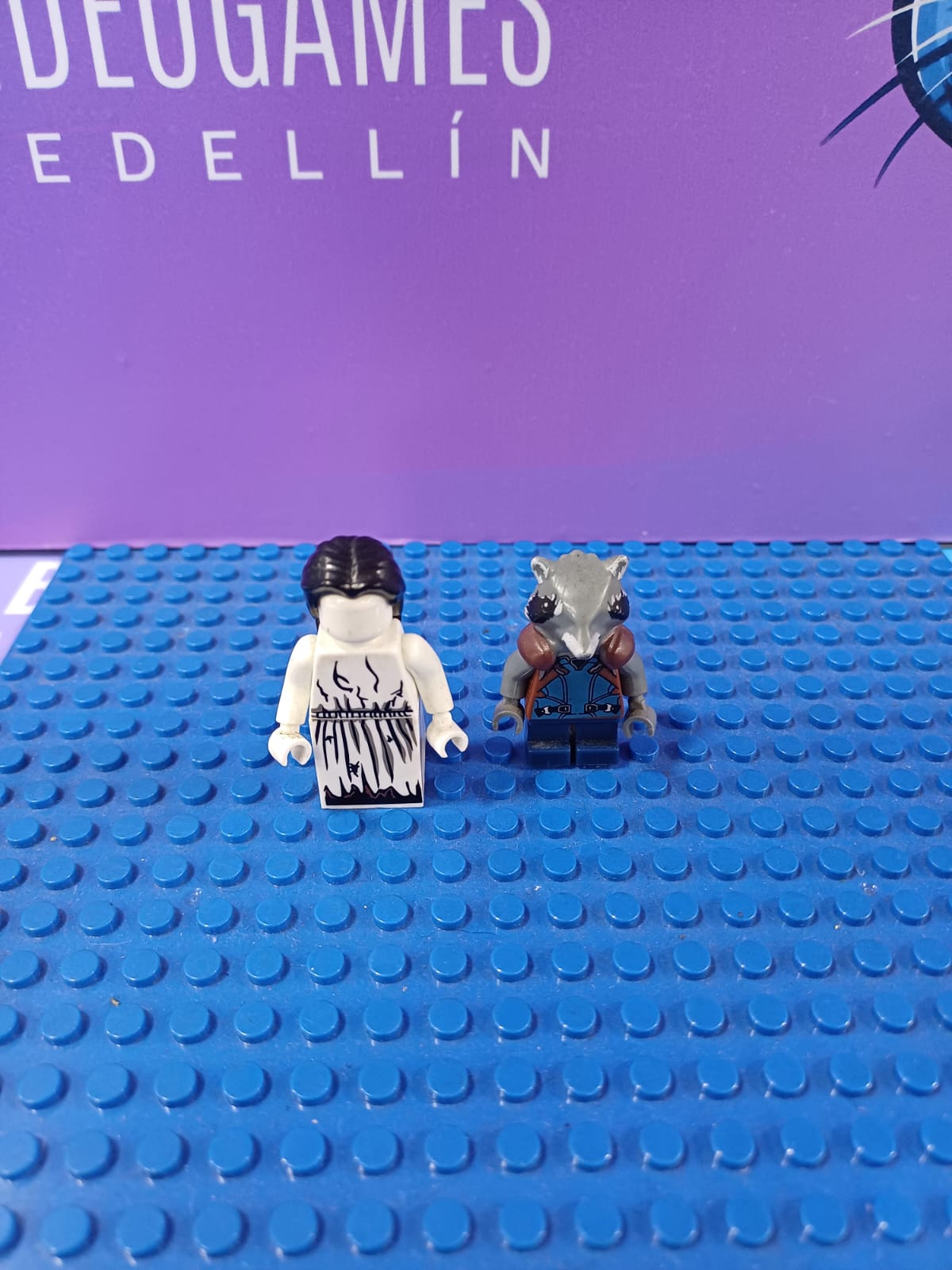 Mini figura figura grande