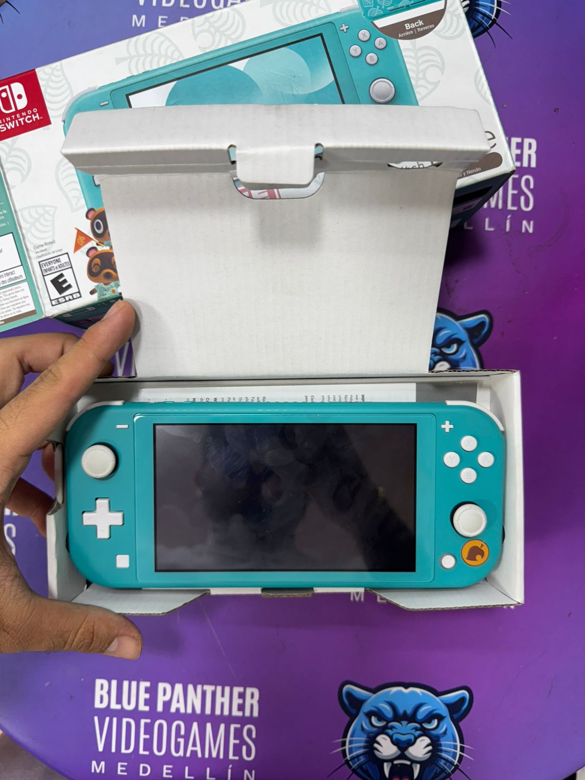 Switch Lite Edición Animal Crossing