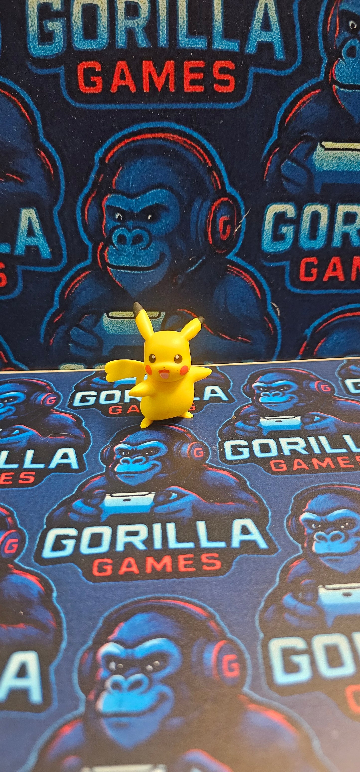 POKEMON picachu hembra original