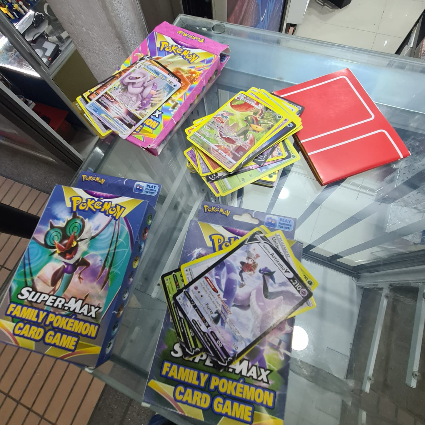 Pokemon set caja x64 cartas +tablero 3 motivos