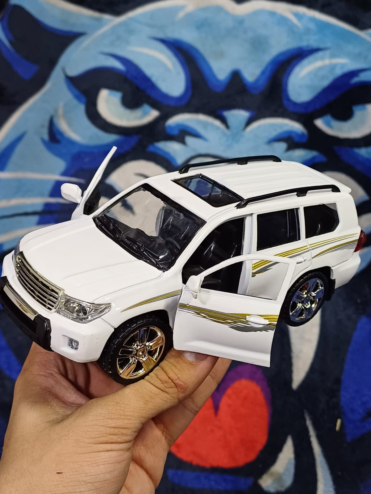 Toyota Cruiser 1/24