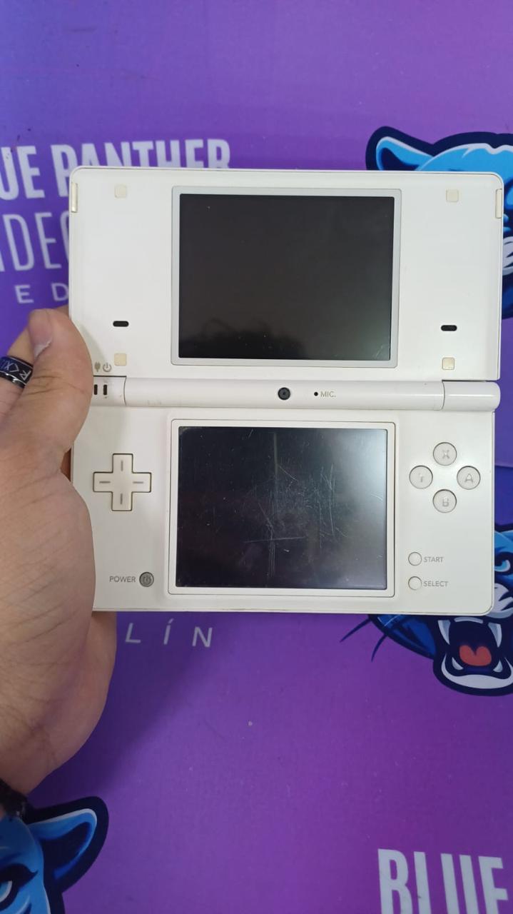 Nintendo DSi blanca