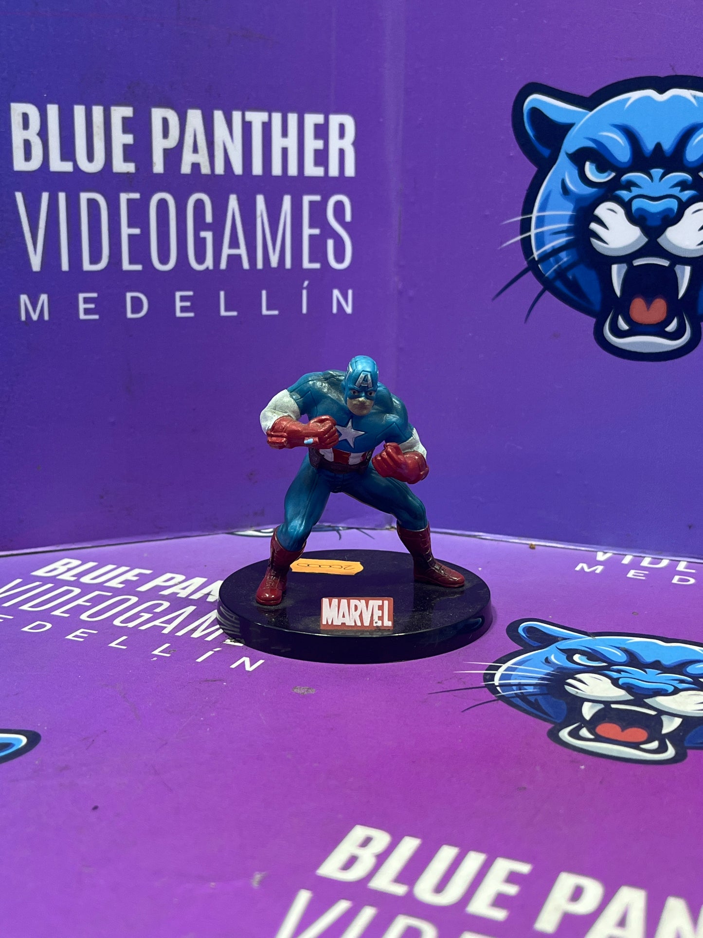 Capitán América base negra