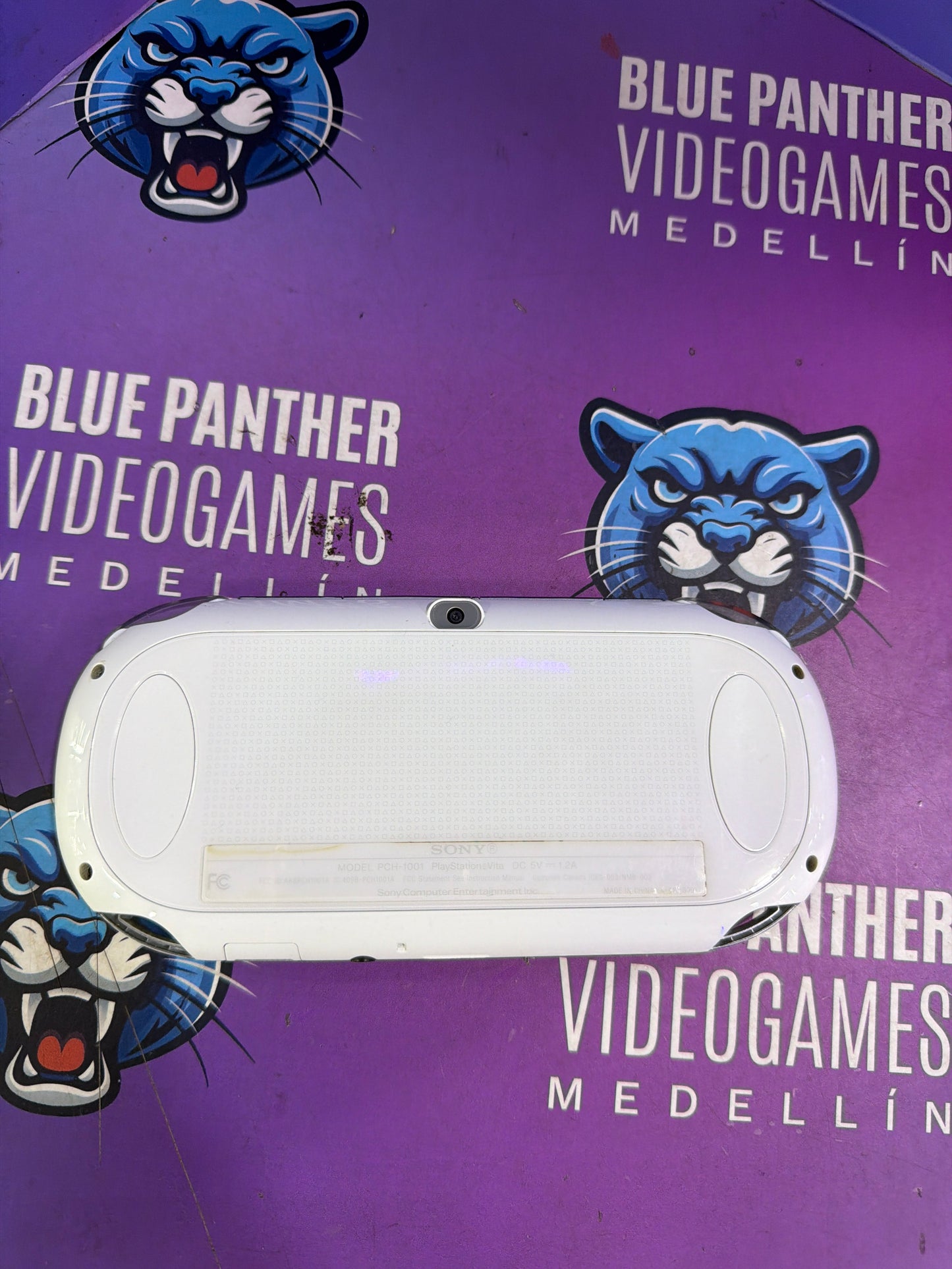 Ps vita White con tienda de juegos