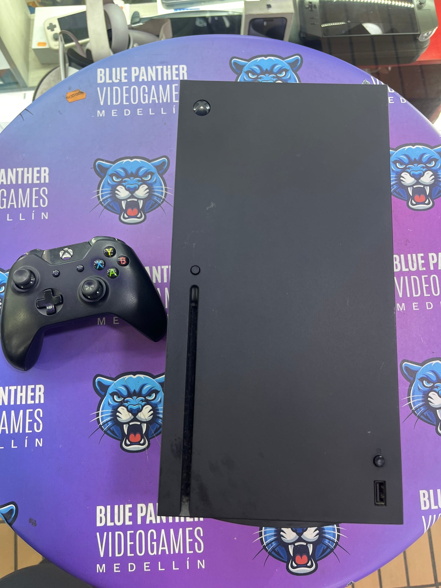 Xbox Series X usado sin caja con 1 control con 2 meses de game pass incluye 400 juegos