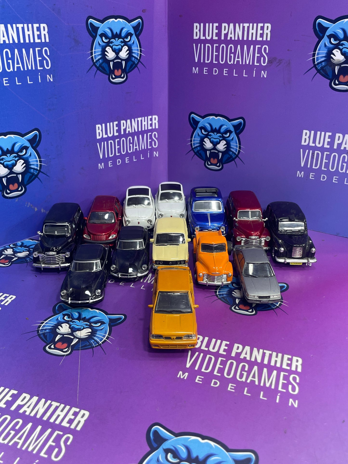 Autos clásicos pequeños multimarca