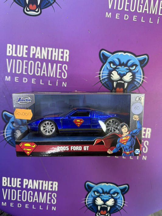 Superman 2005 Ford GT | Modelo Die-Cast Jada Toys escala 1/32