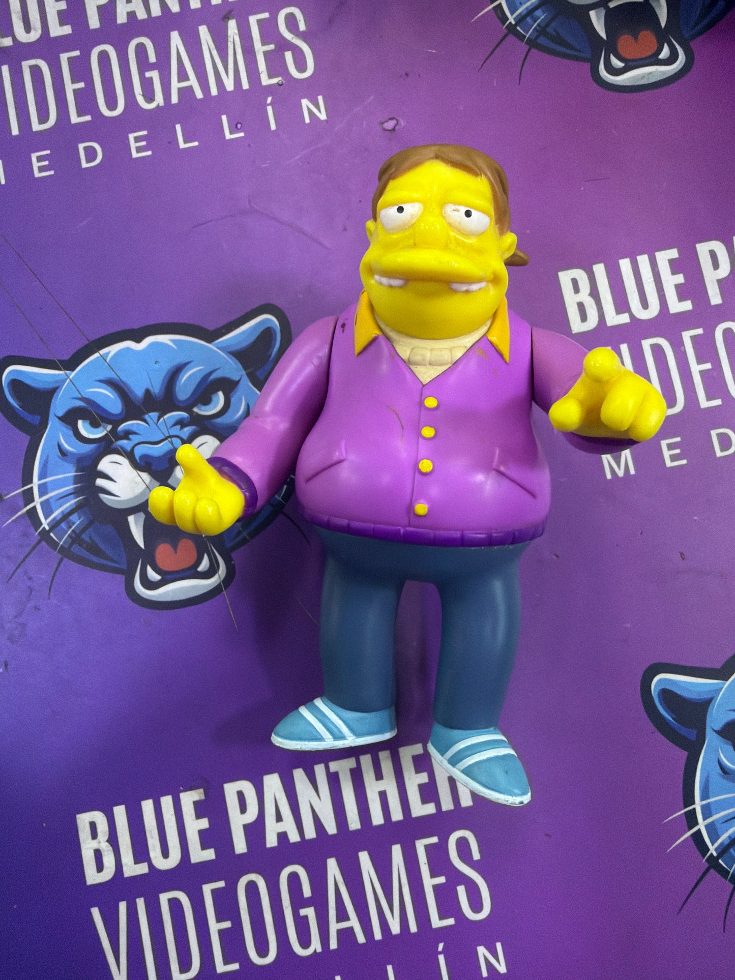 Barney Gumble vestido como el "Rey the simpsons