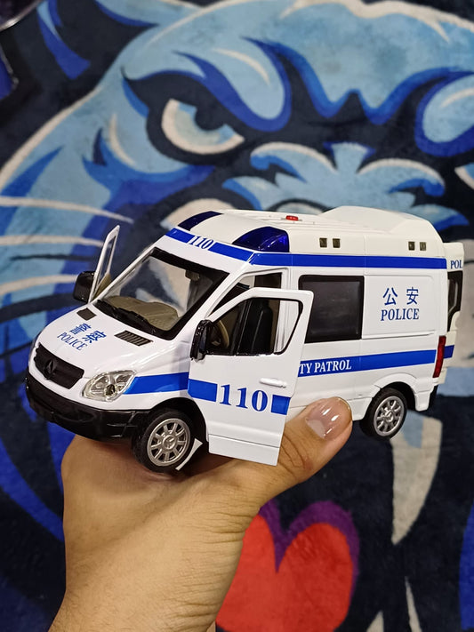 Mercedes Benz patrulla policial china 1/24