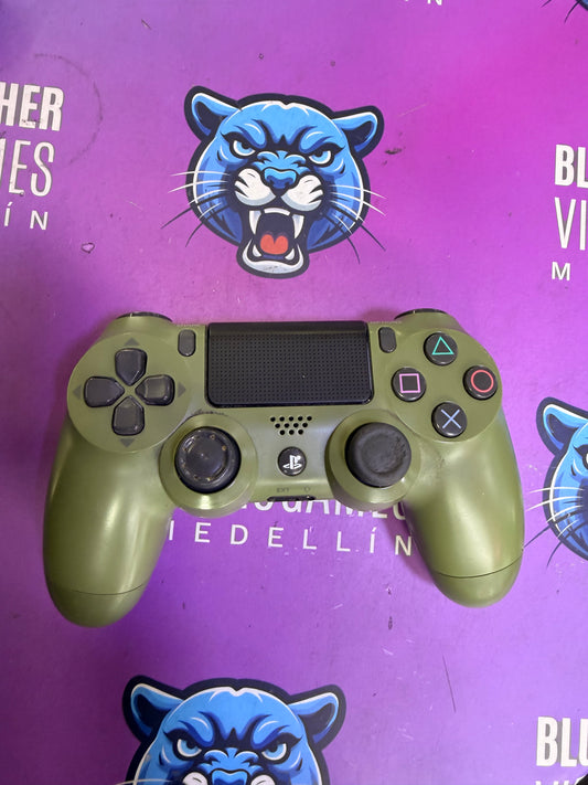 Control PS4  Verde Militar Original usado - PlayStation 4