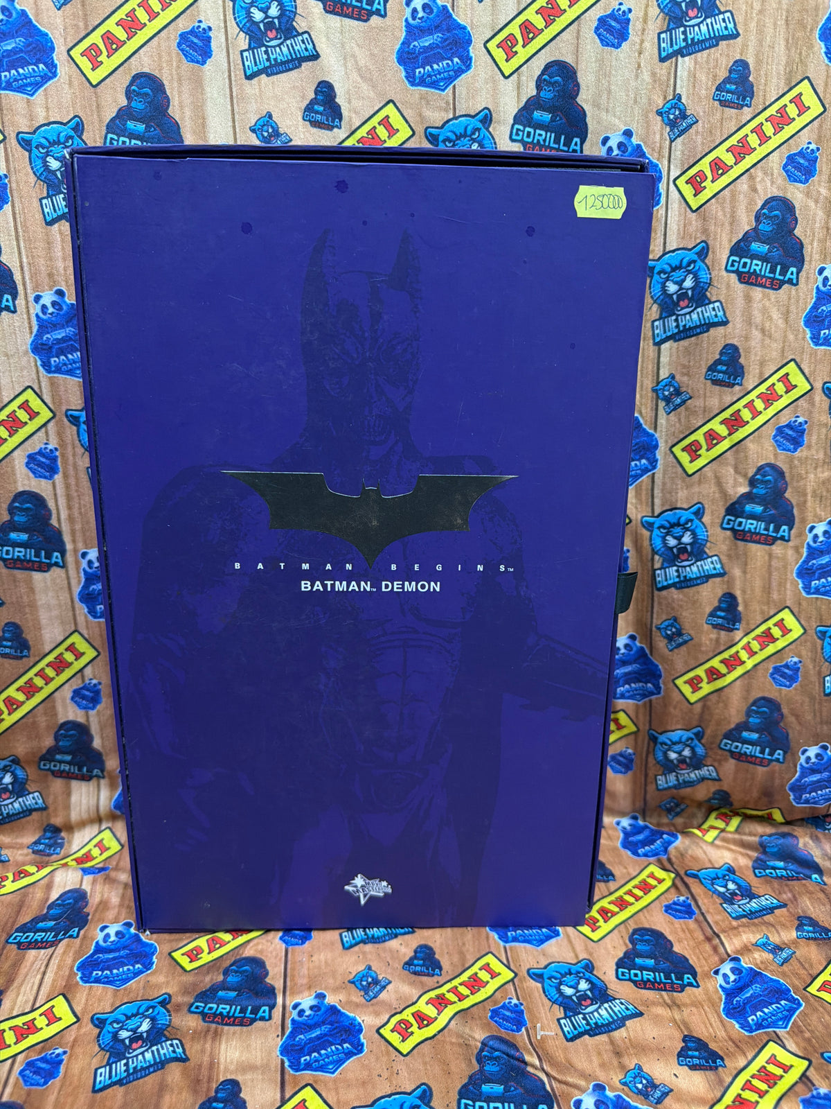Hot Toys Batman Begins Batman 1/6