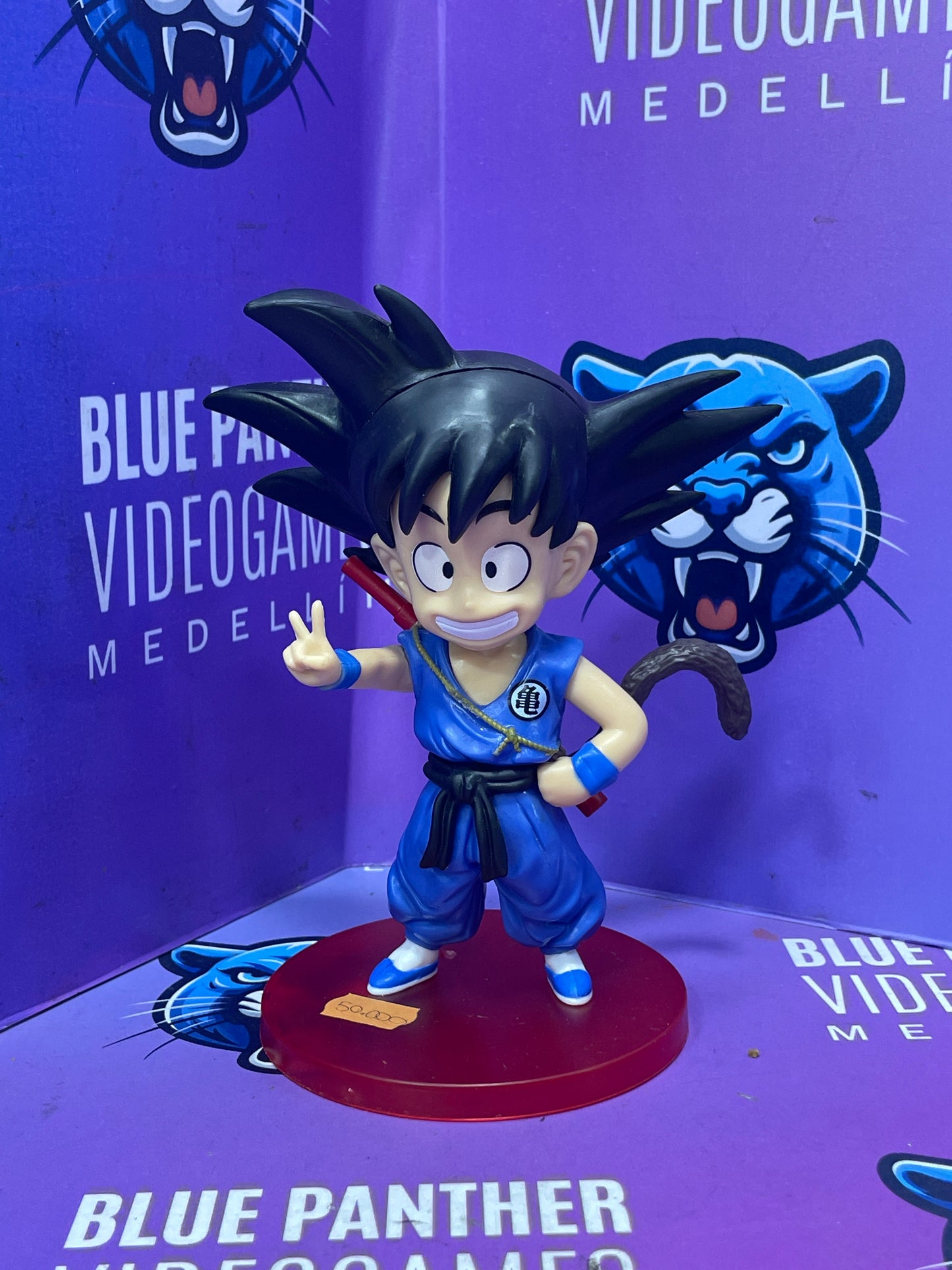 Goku chiquito traje azul