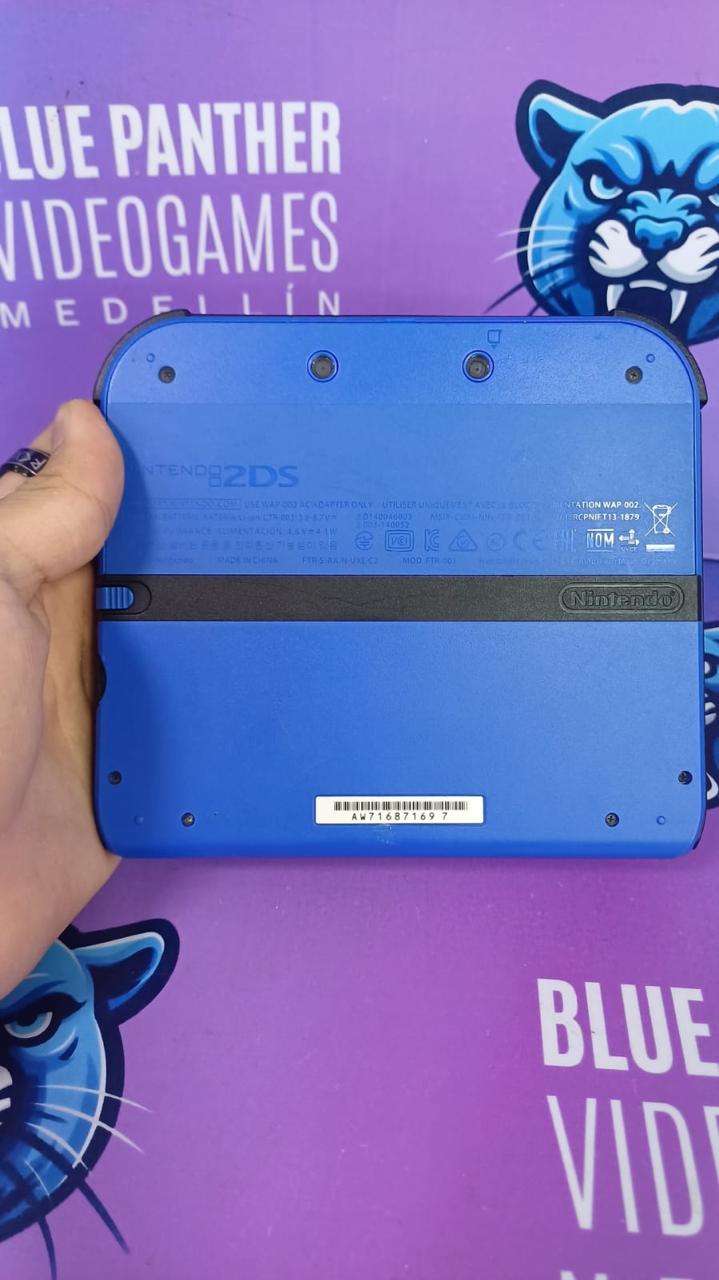 Nintendo 2DS azul programada