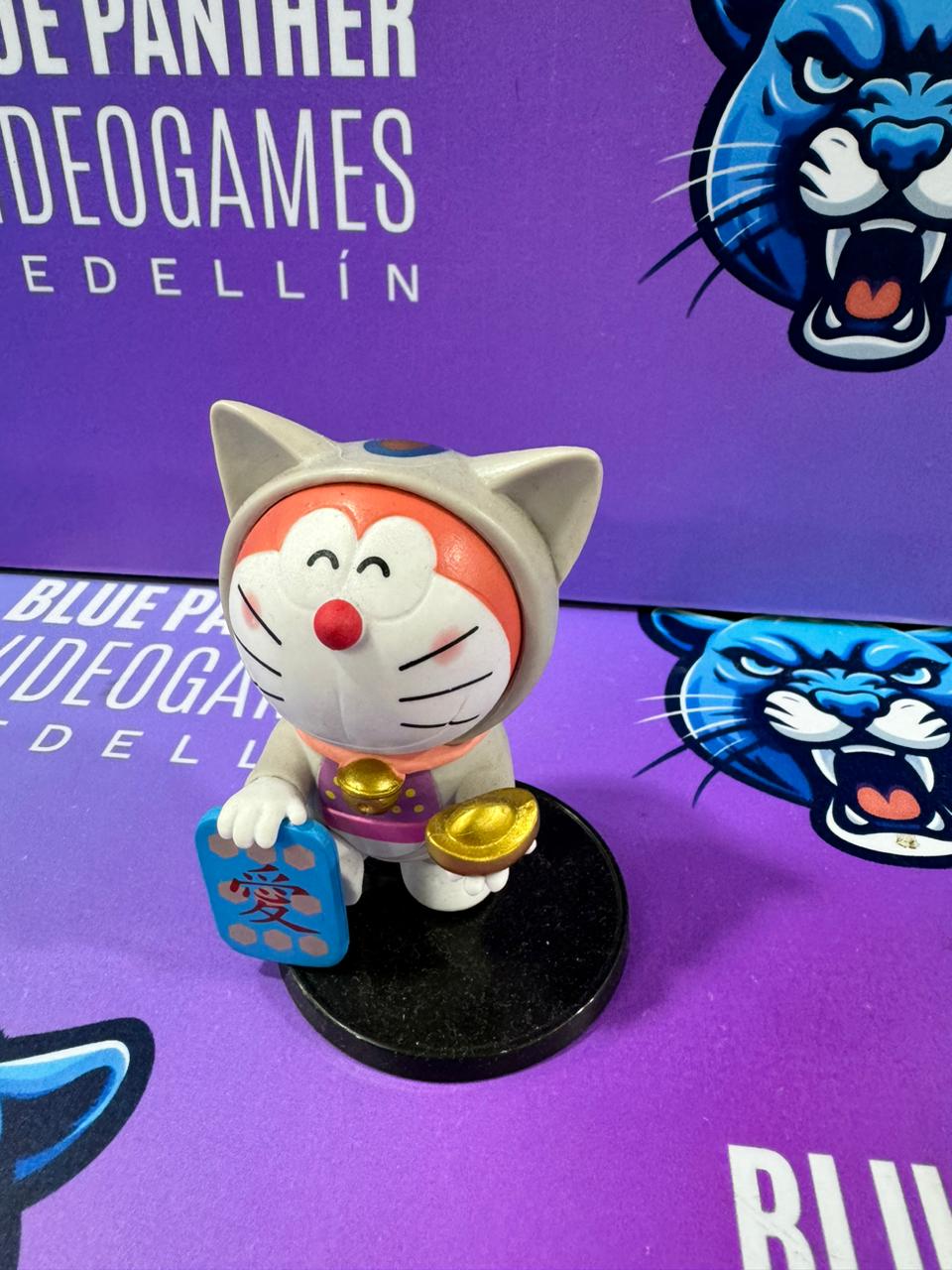 Figuras Doraemon disfrazados