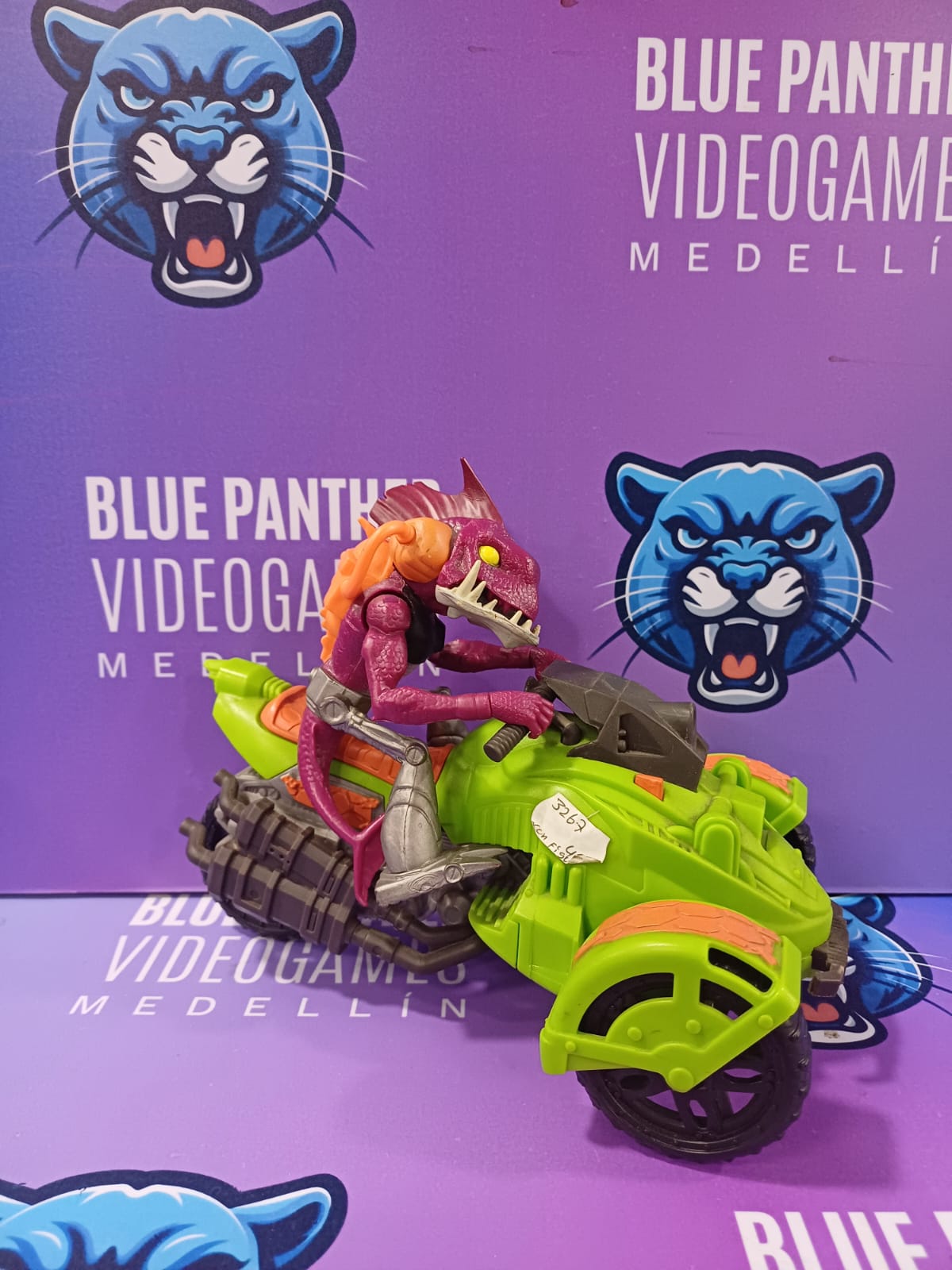 moto tortuga con su figura