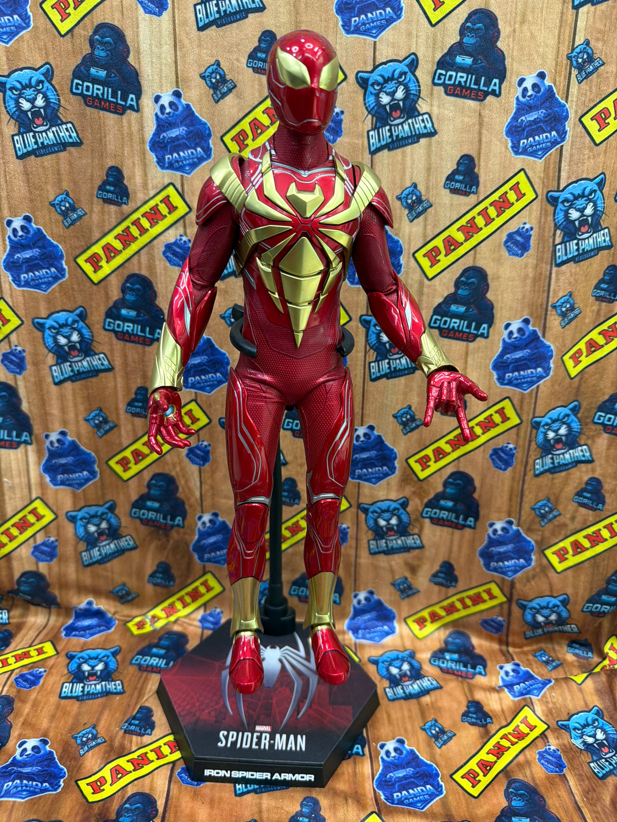 Hot Toys Spider-Man Iron Spider – Avengers: Infinity War 1/6