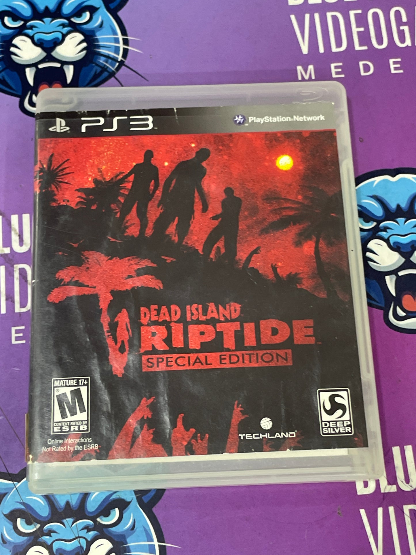 Death Island Riptide edition Usado