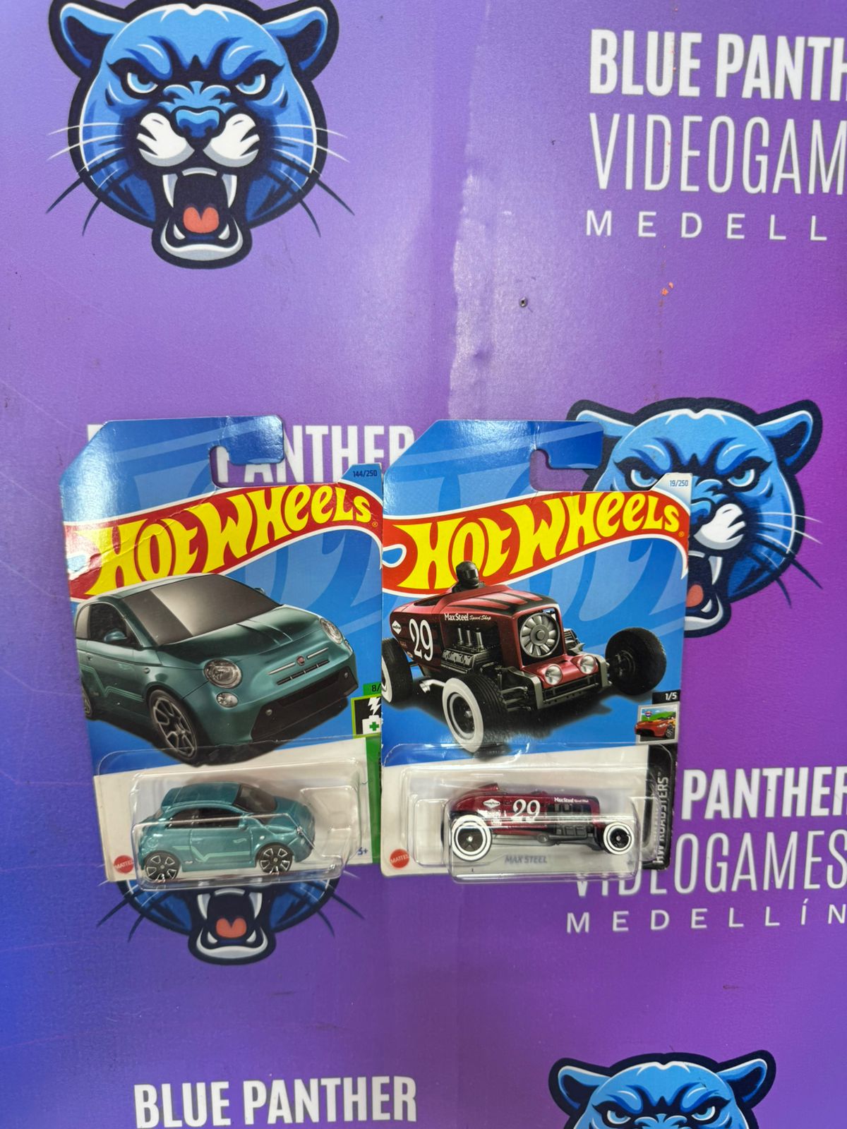 Fiat y Max Steel - Hot Wheels