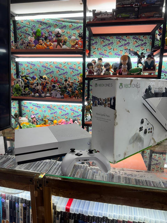 Xbox One S 1TB + GTA