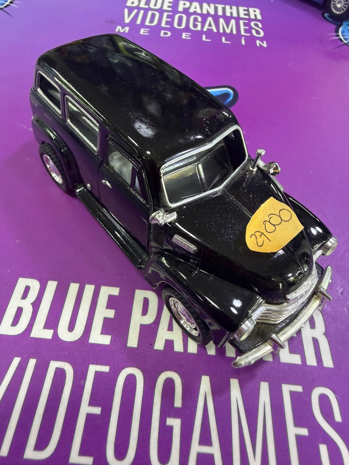 Chevy 3100 Carryall Suburban - escala 1:36