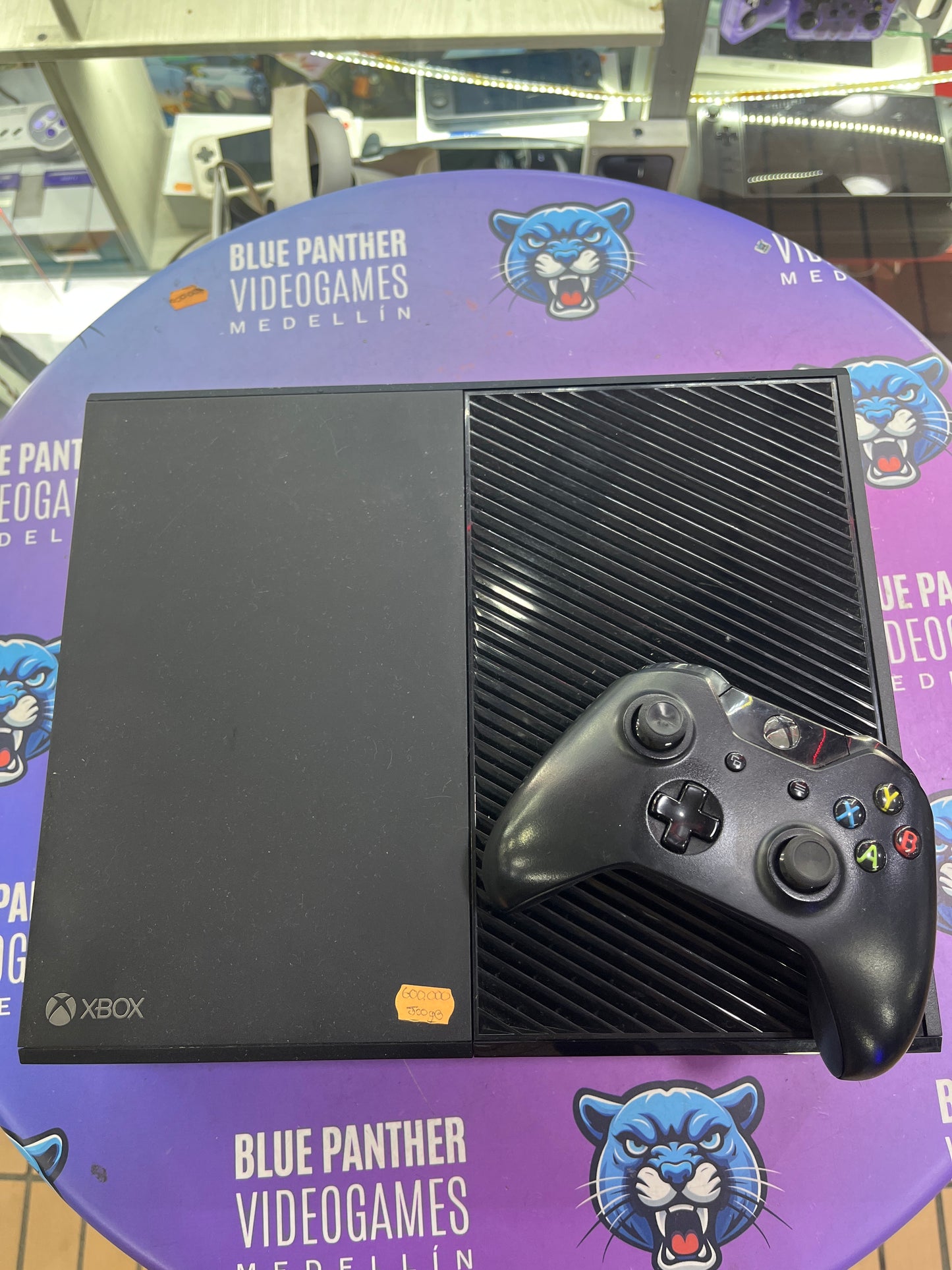 Xbox One Fat 500GB (con 2 meses de game pass
Incluye 400 Juegos)