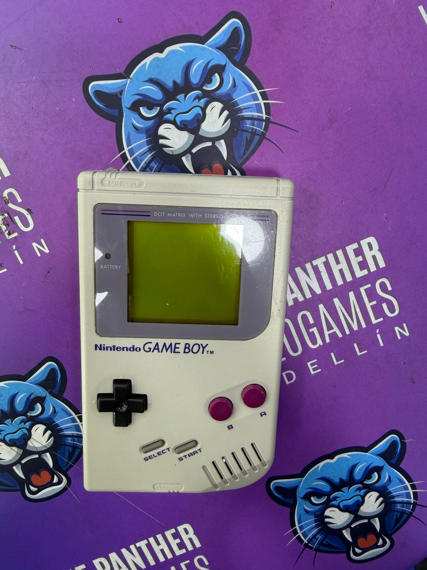 Game boy classic con tapa