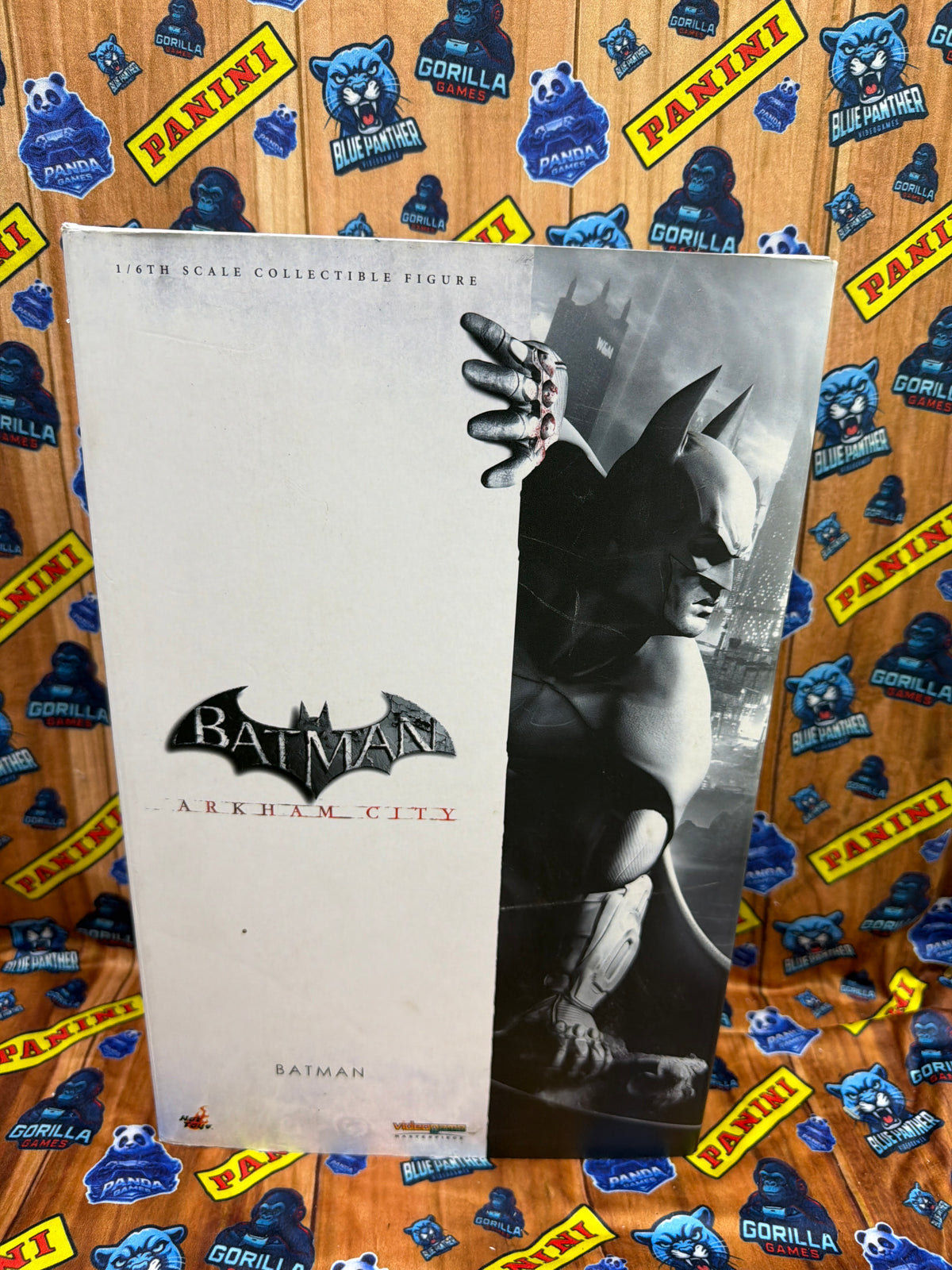 Hot Toys Batman Arkham City – Batman 1/6