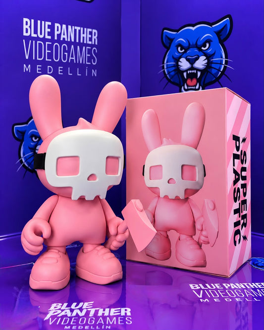 Mr. Pink UberGuggi de 17 pulgadas creada por la marca Superplastic.