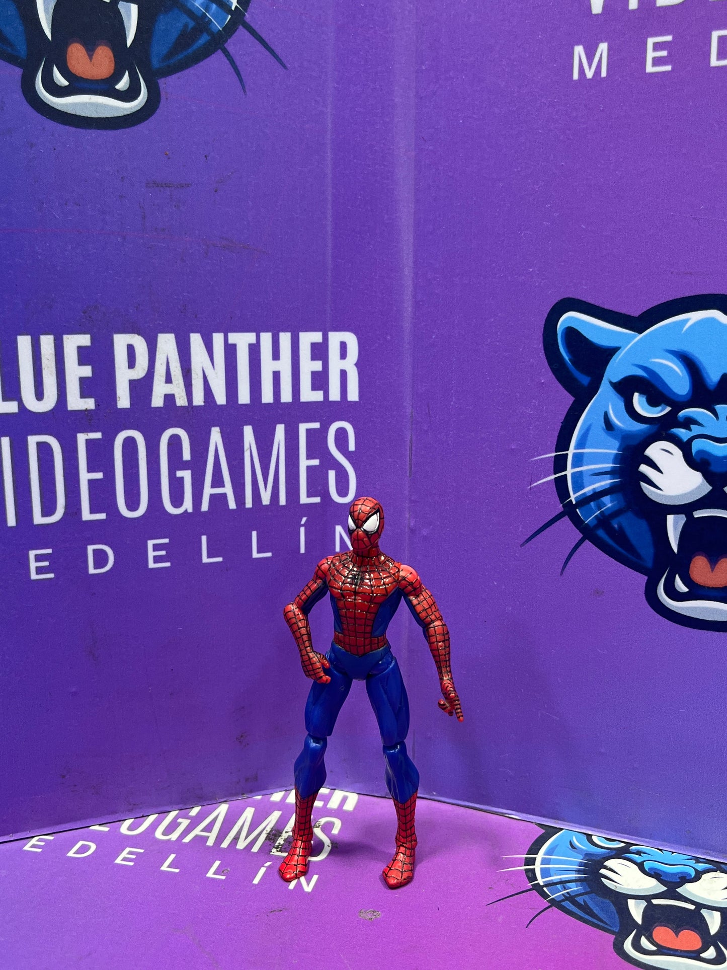 Spider Man clásico pequeño