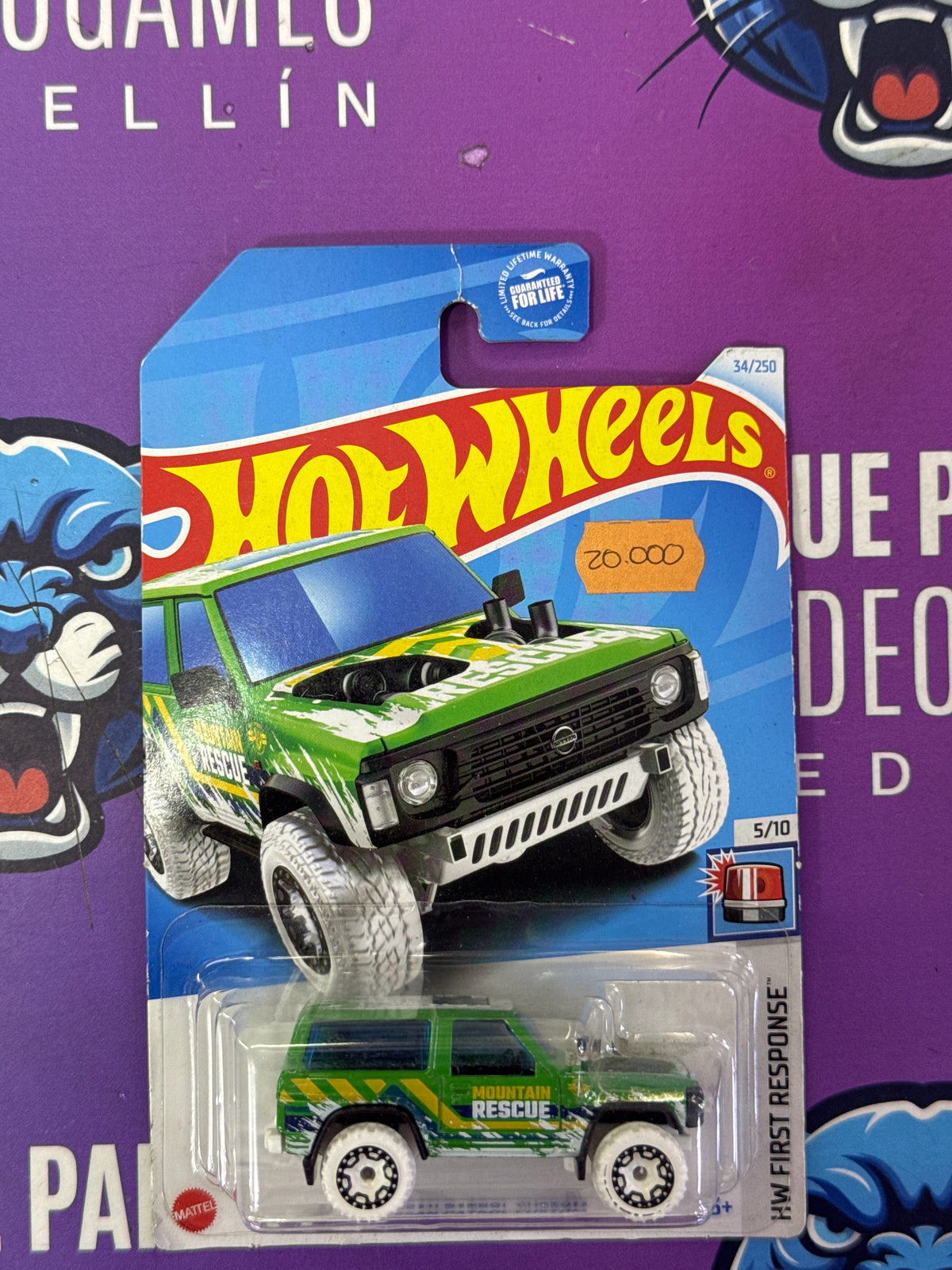 Nissan patrol - hotwheels