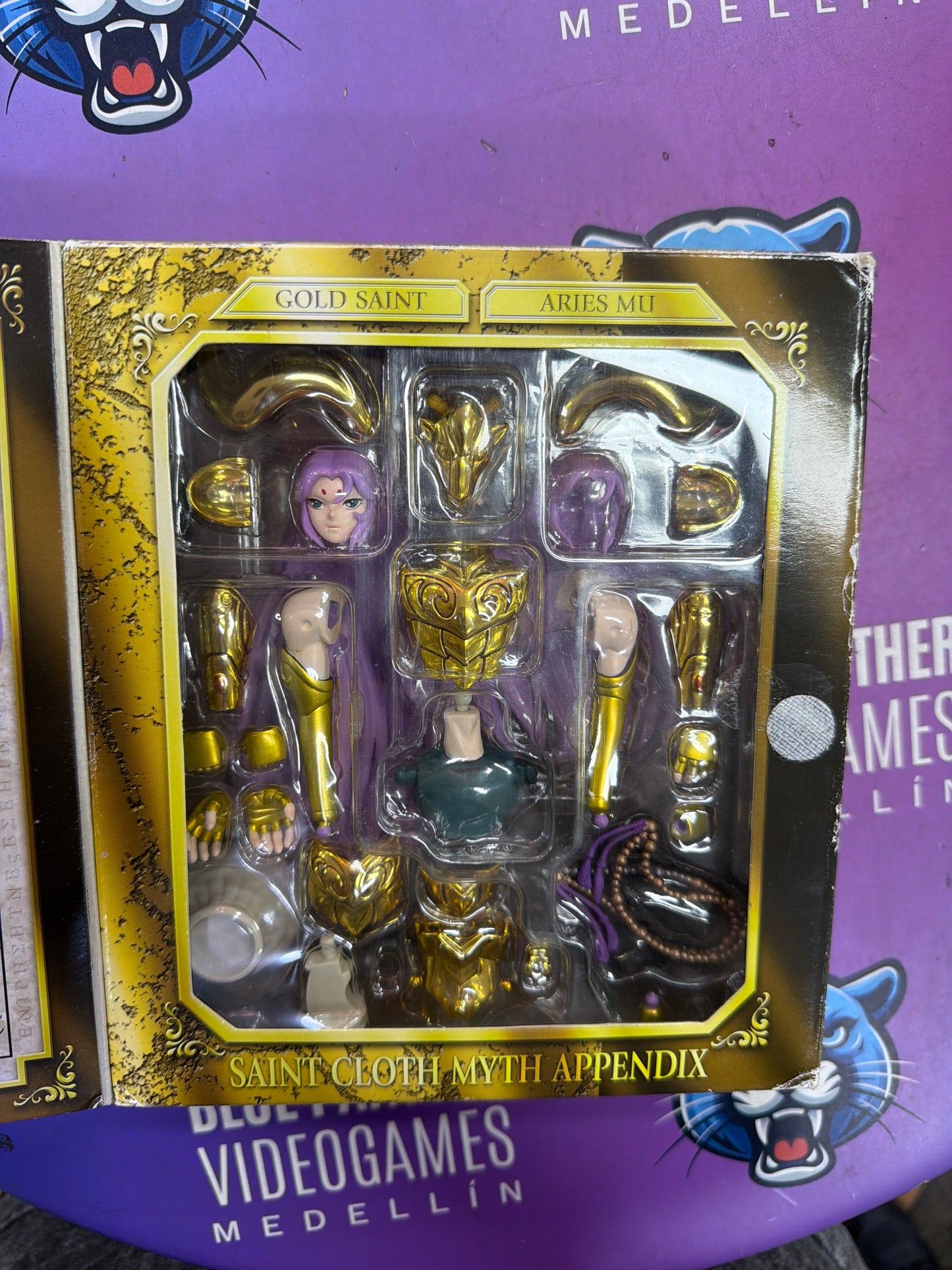 Apendix con cabeza normal (Falta una puñal)