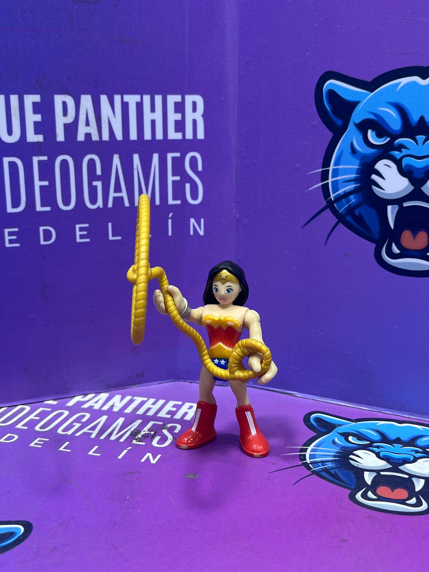 Mujer maravilla pequeña