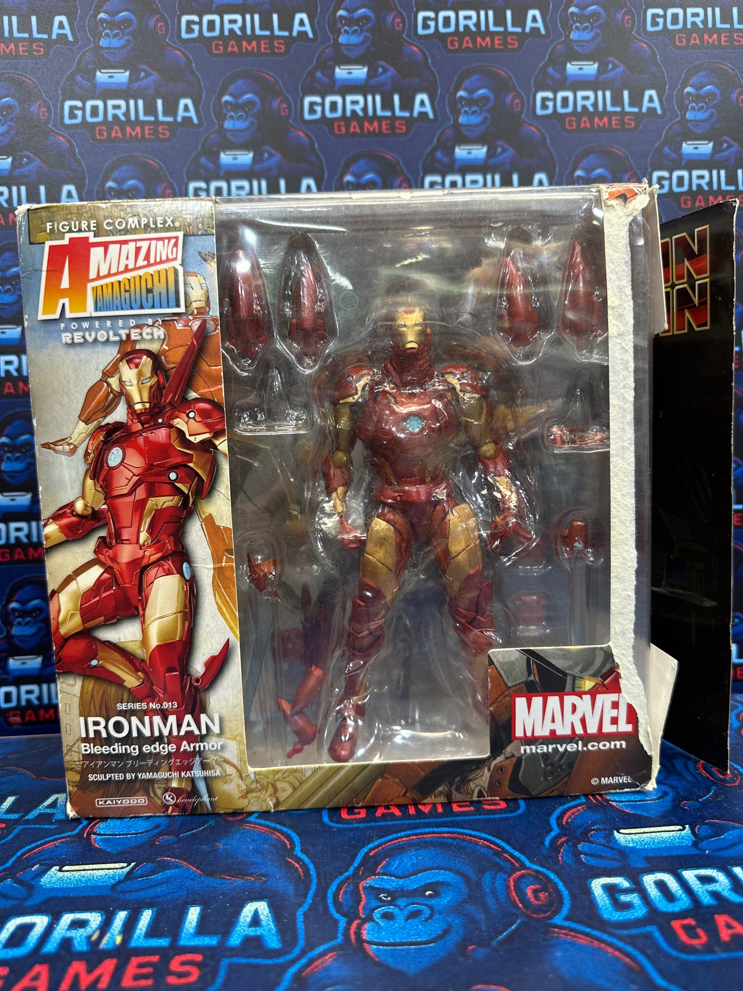 Ironman Amazing Yamaguchi caja maltratada