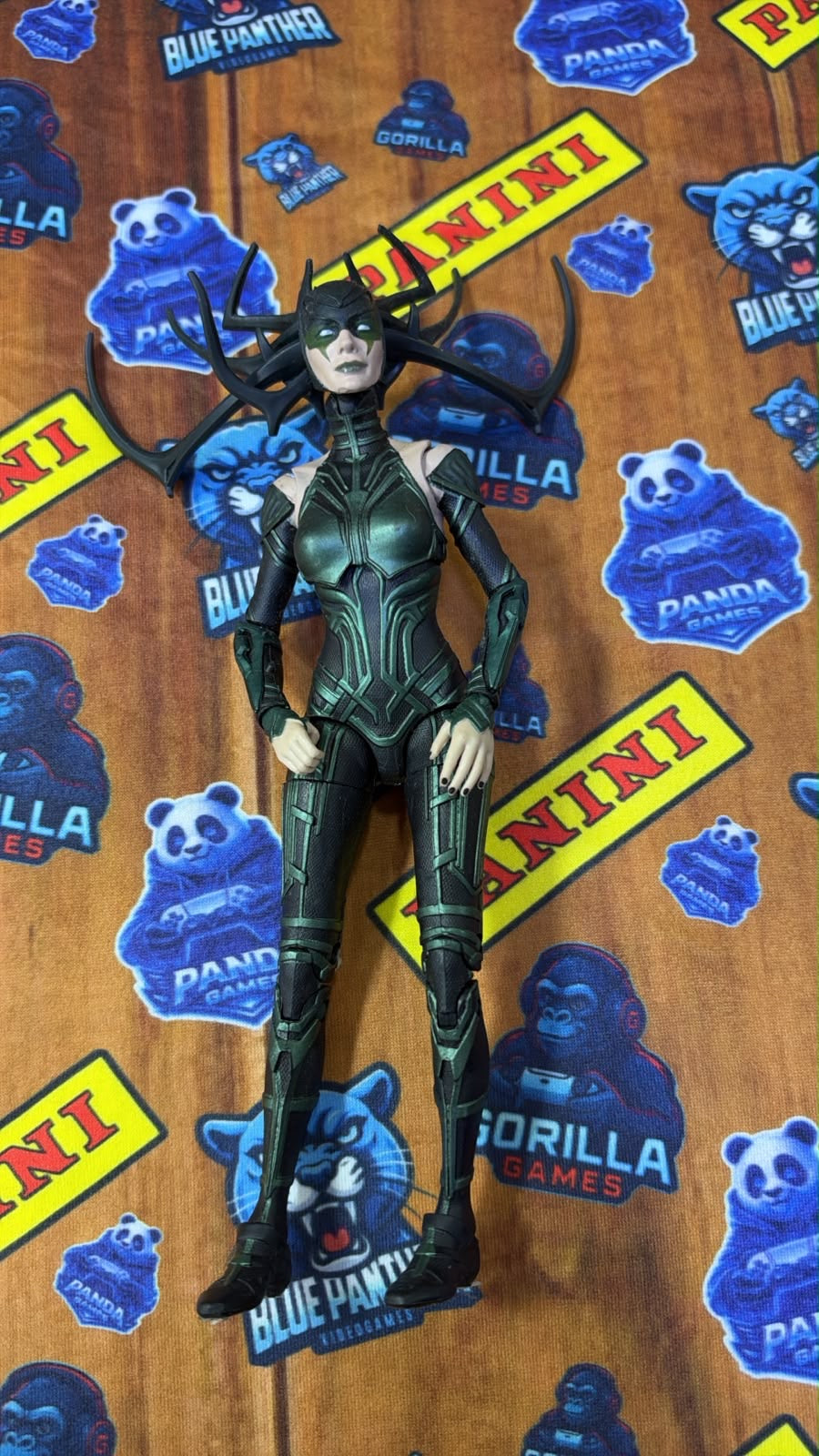 Hela-  Marvel Legends