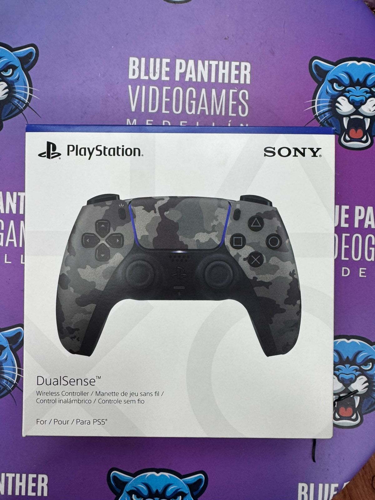 Control PS5 Grey Camo