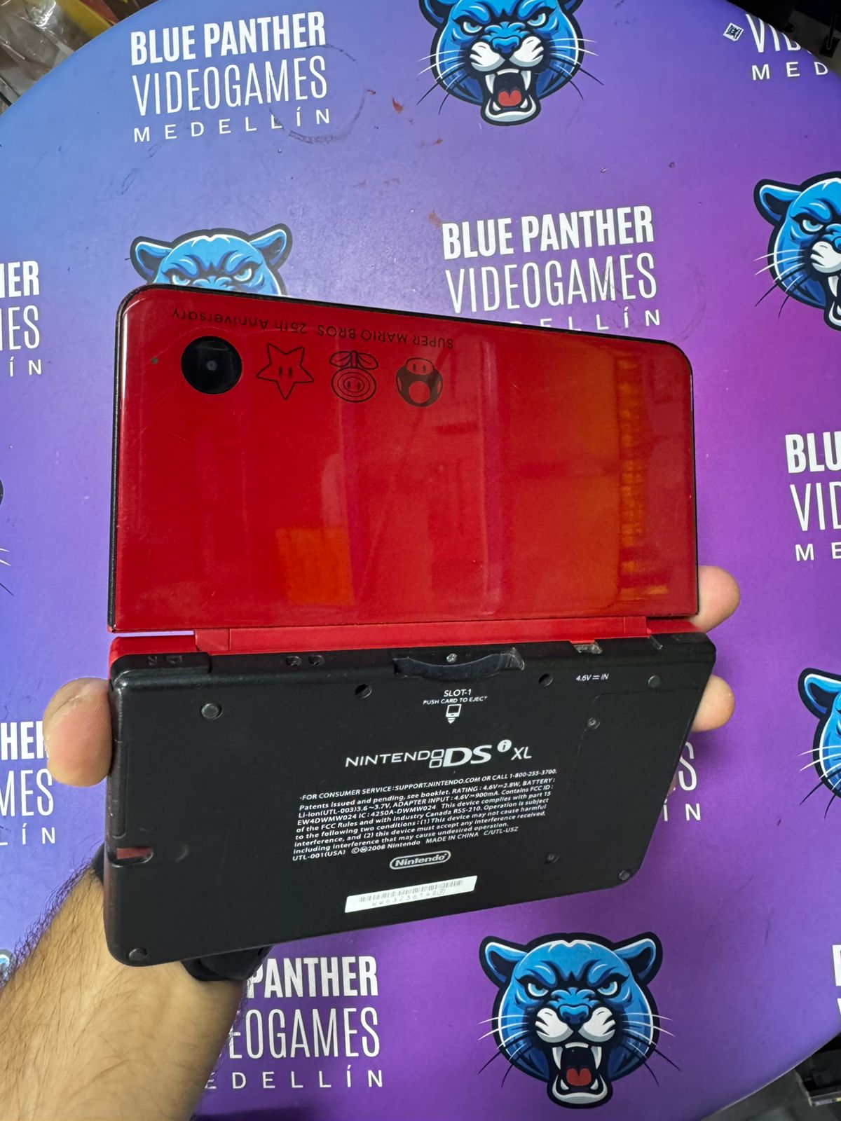 DSi XL Edición Mario (sin juegos)